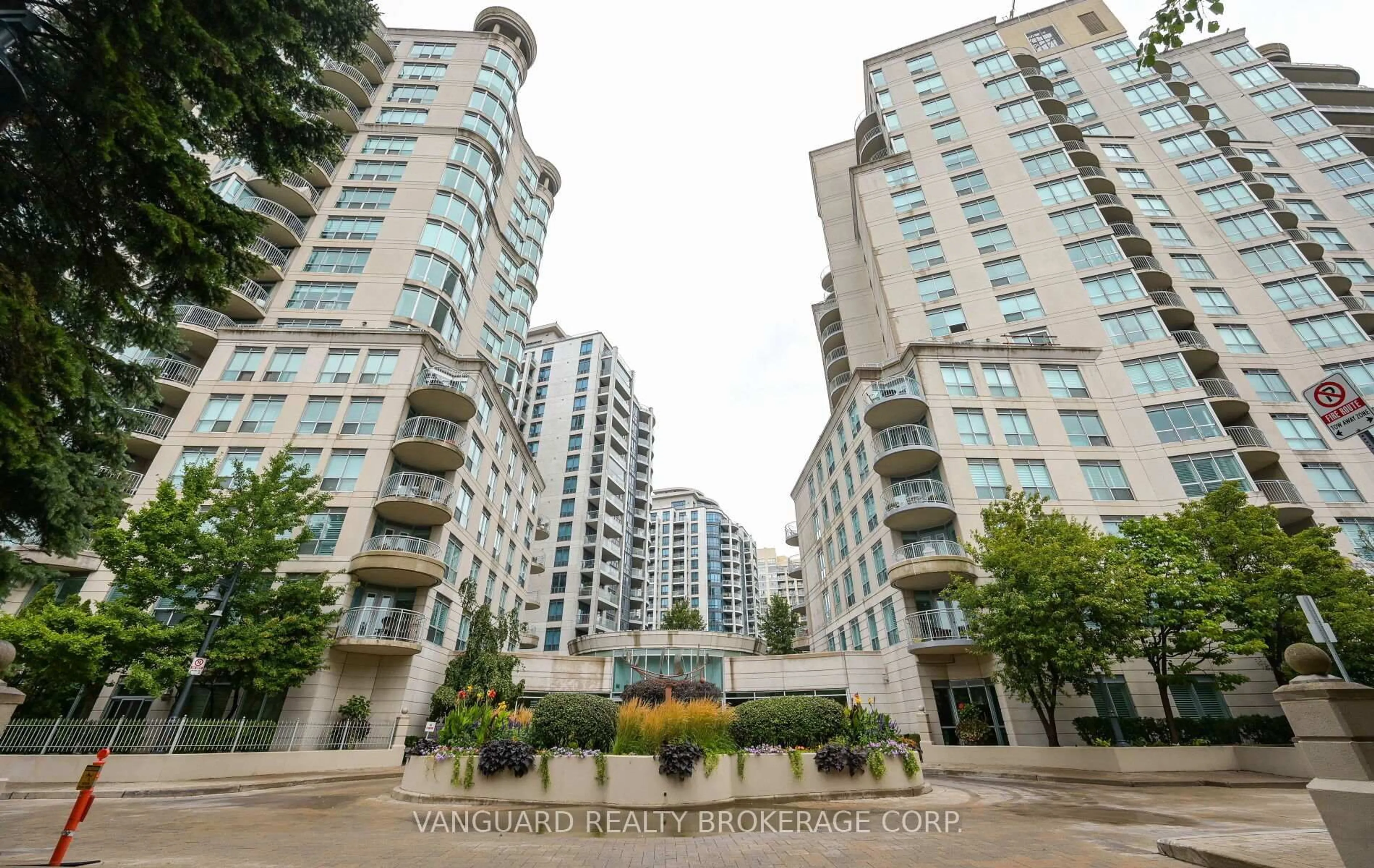 Patio, street for 2111 Lake Shore Blvd #606, Toronto Ontario M8V 1A1