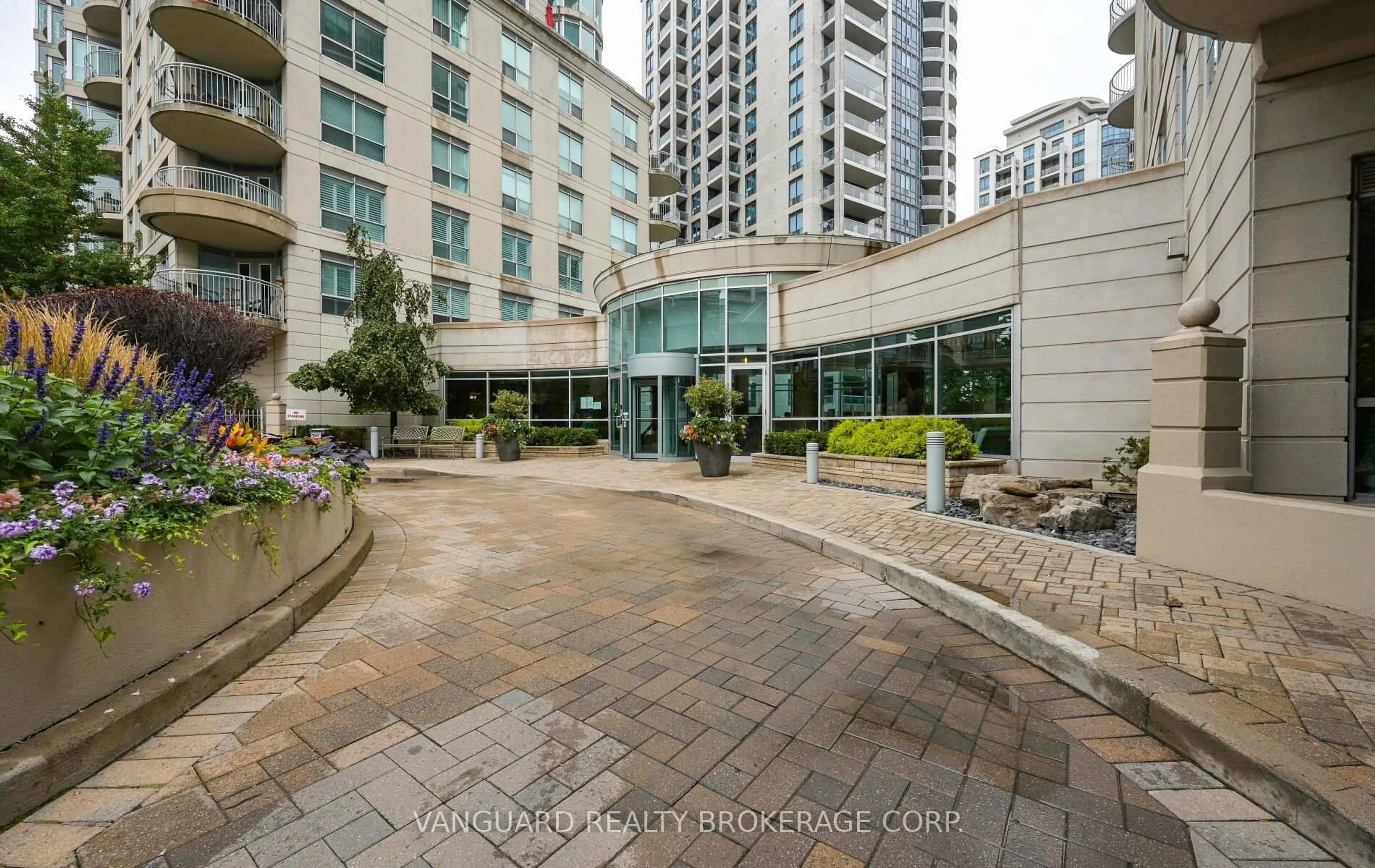 Patio, unknown for 2111 Lake Shore Blvd #606, Toronto Ontario M8V 1A1