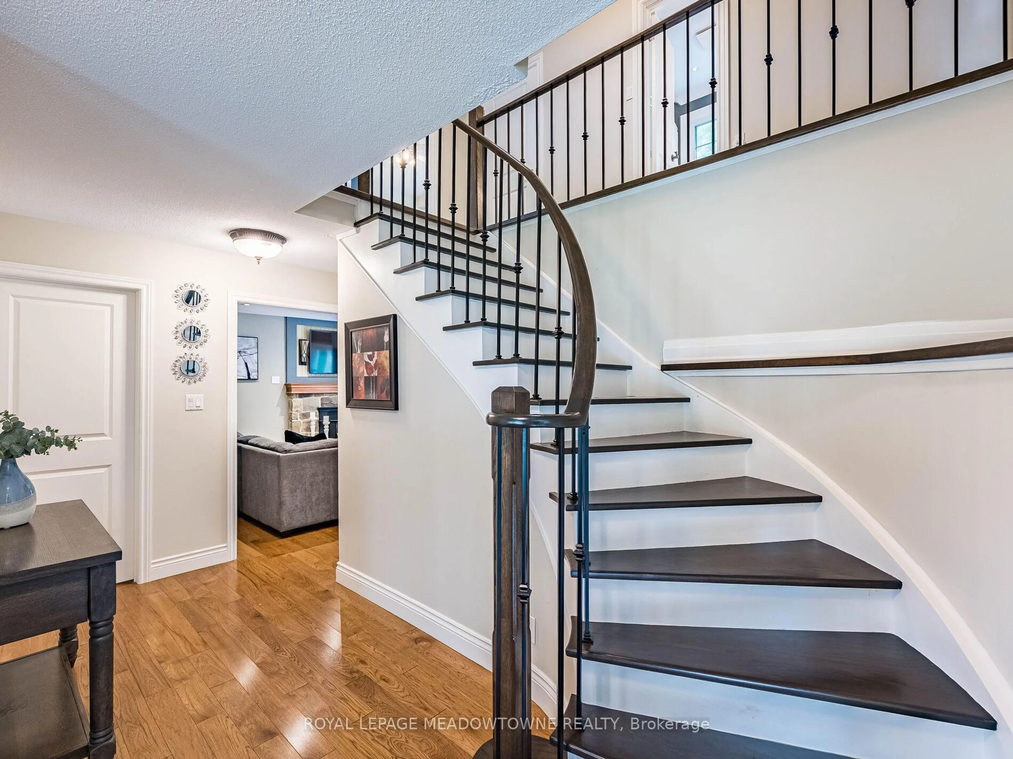 Stairs for 40 Hilltop Dr, Caledon Ontario L7C 1H6