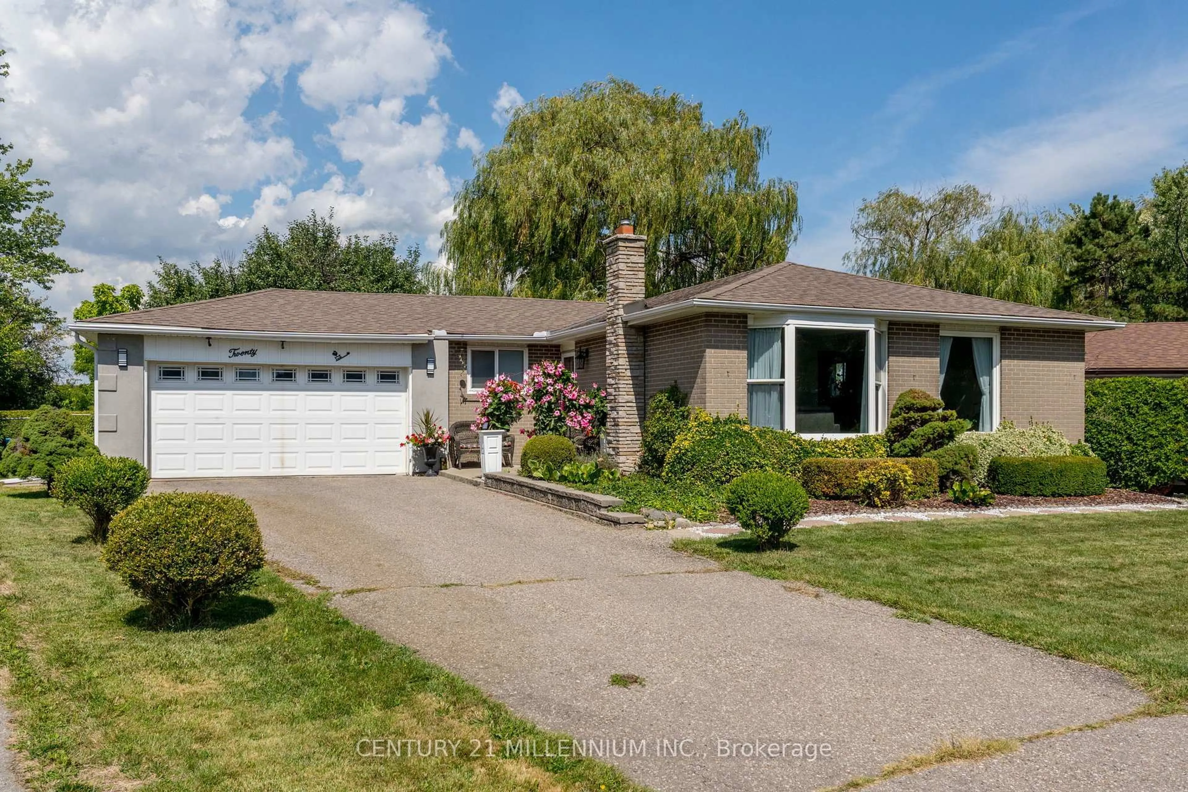 Home with vinyl exterior material, street for 20 Dunblaine Cres, Brampton Ontario L6T 3H2
