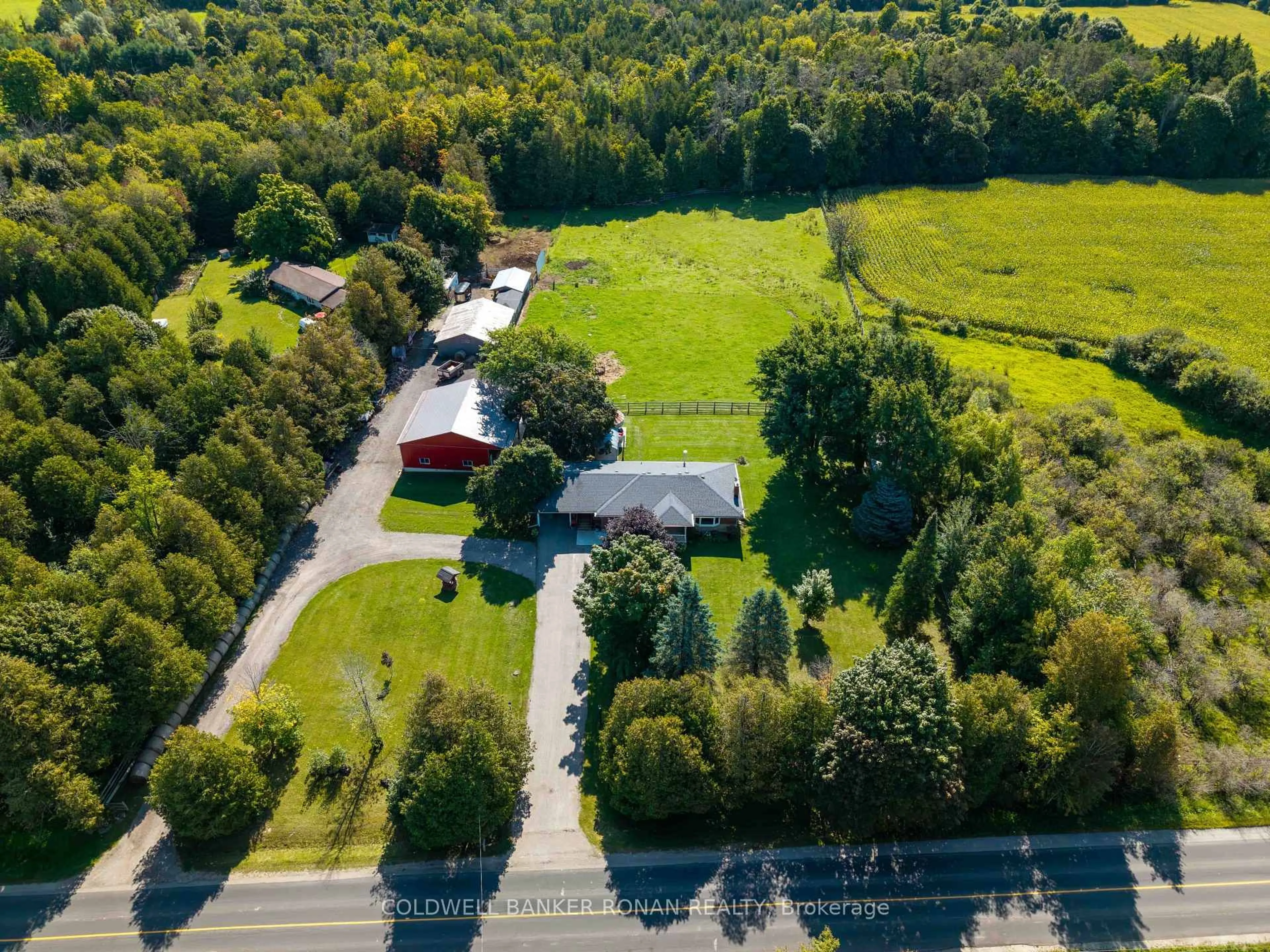 A pic from outside/outdoor area/front of a property/back of a property/a pic from drone, unknown for 9480 32 Sdrd, Halton Hills Ontario L7J 2L8