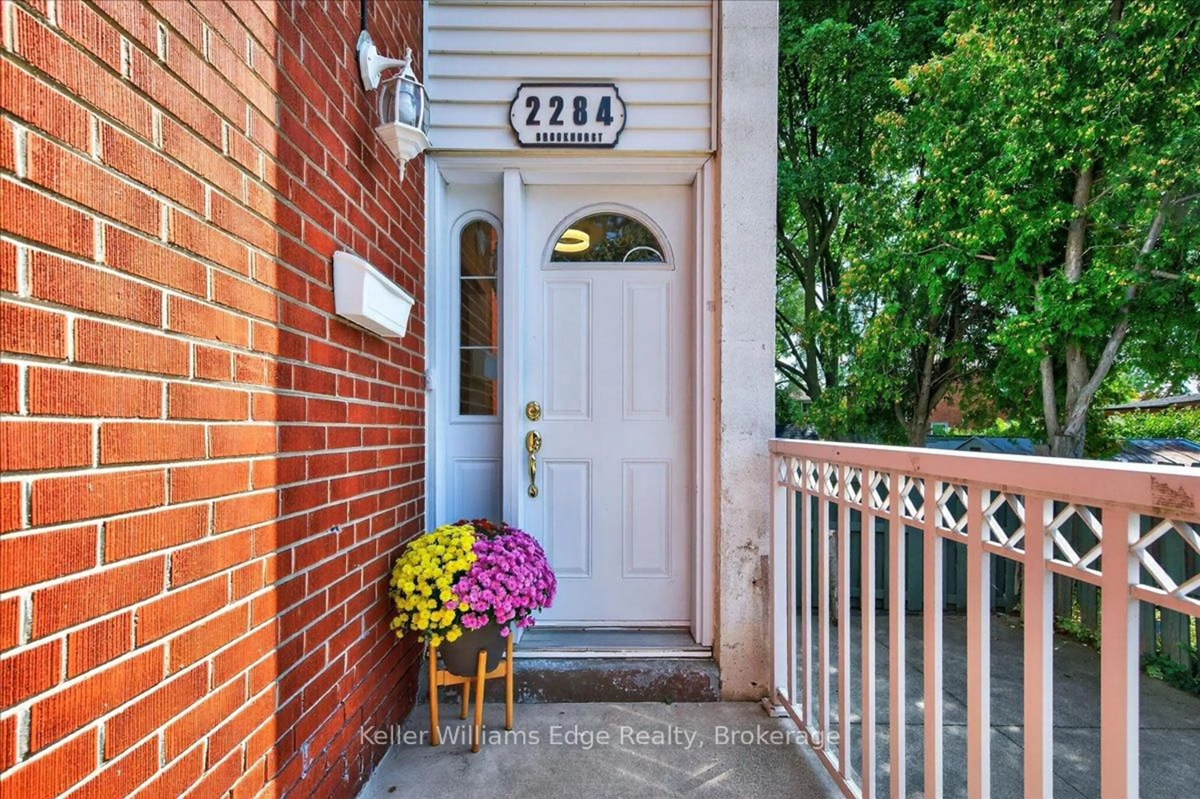 Indoor entryway for 2284 Brookhurst Rd, Mississauga Ontario L5J 1P9