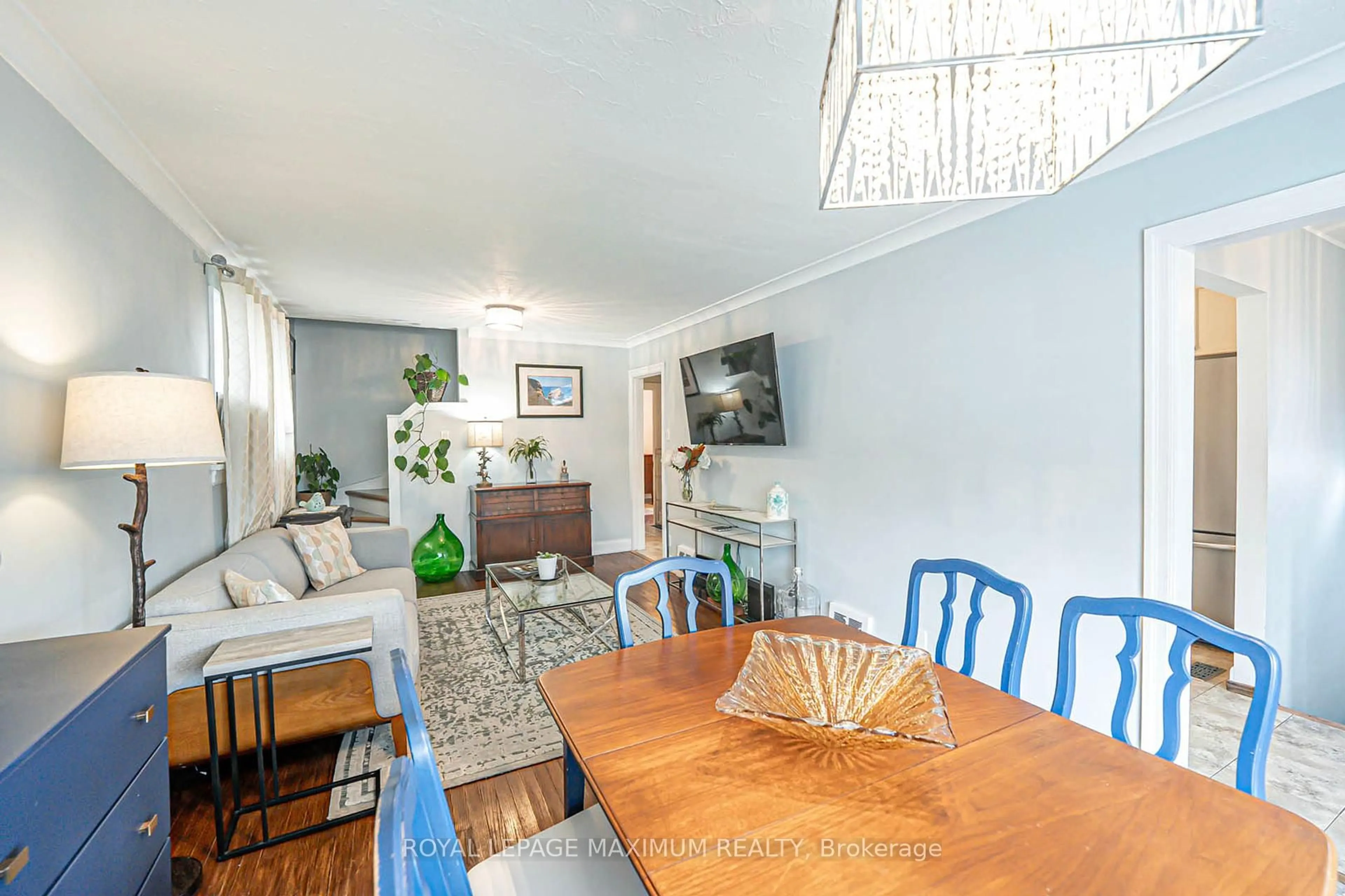 Dining room, wood/laminate floor for 2113 Keele St, Toronto Ontario M6M 3Z3