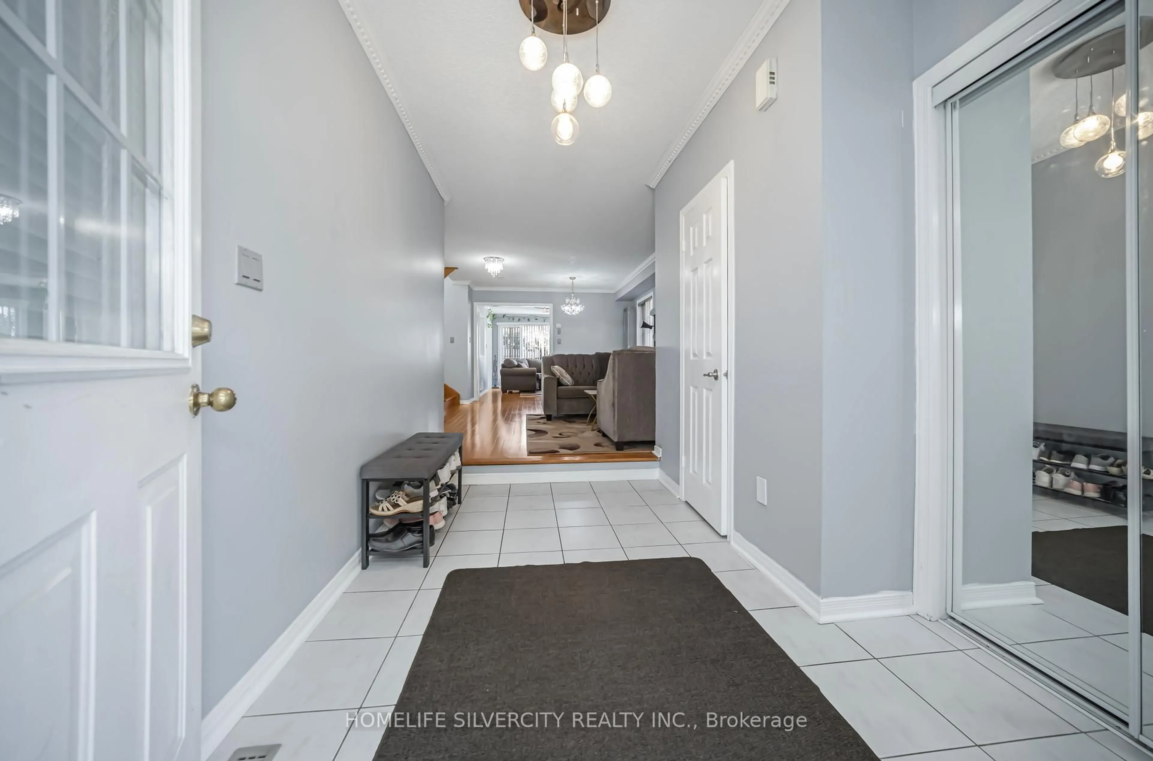 Indoor entryway for 37 Loons Call Cres, Brampton Ontario L6R 2G5