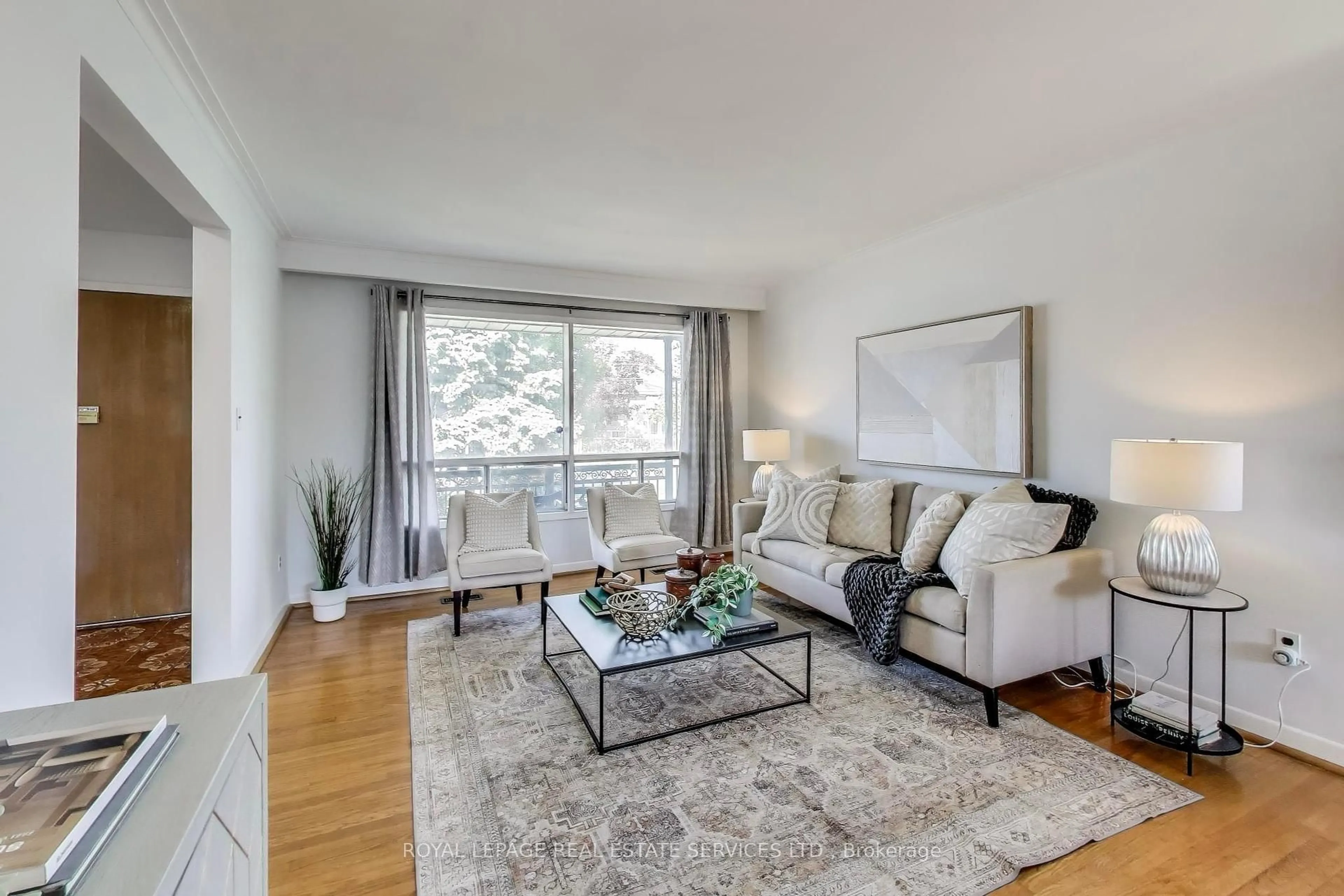 Living room with furniture, unknown for 251 Driftwood Ave, Toronto Ontario M3N 2N6