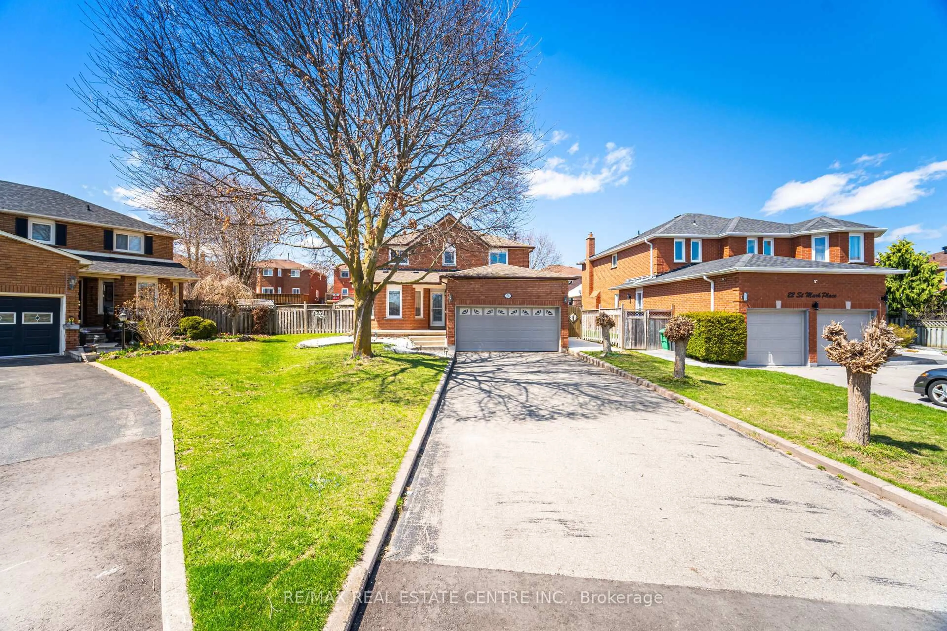 A pic from outside/outdoor area/front of a property/back of a property/a pic from drone, street for 20 St Mark Pl, Brampton Ontario L6X 3W5