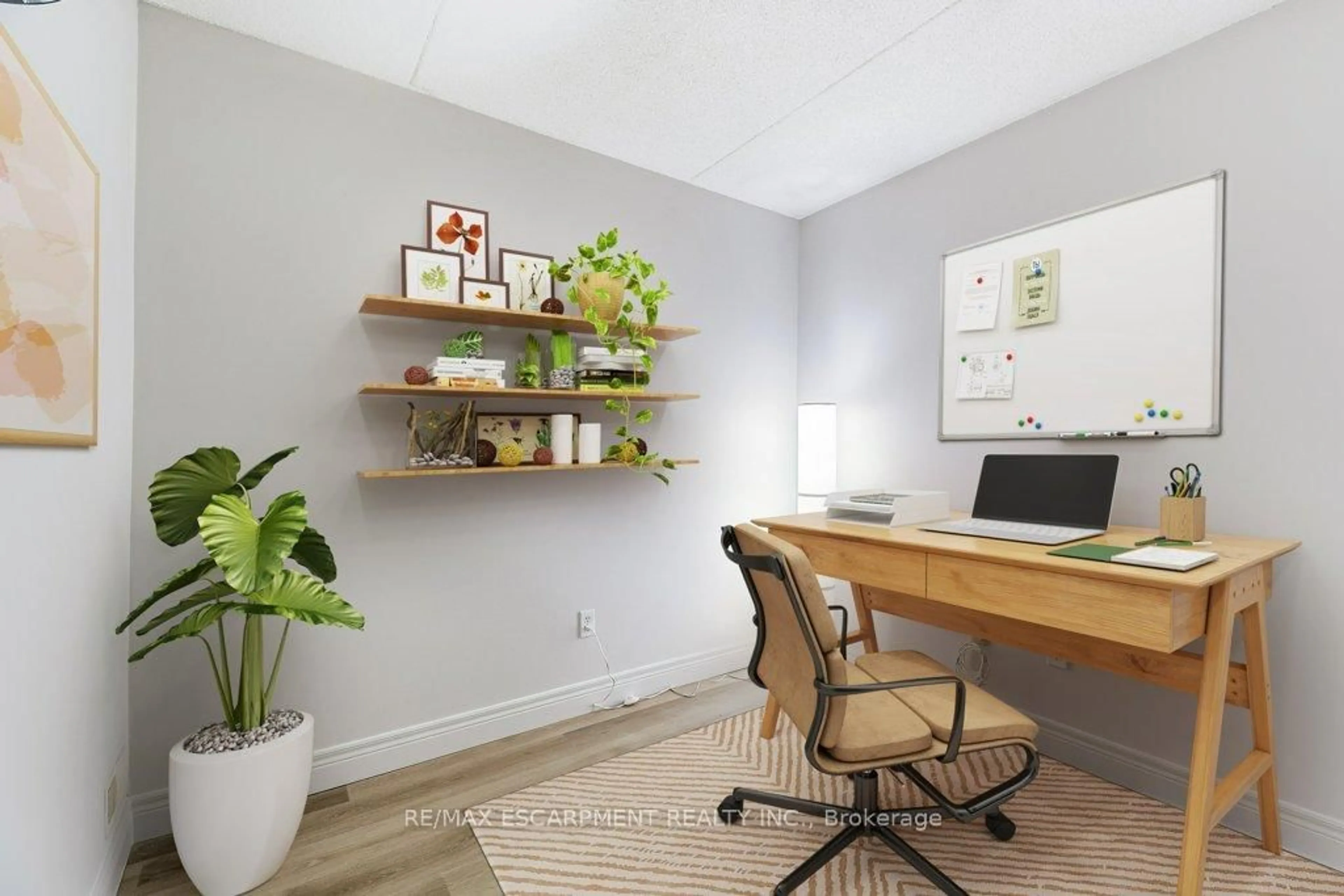 A pic of a room for 2020 Cleaver Ave #107, Burlington Ontario L7M 4C2