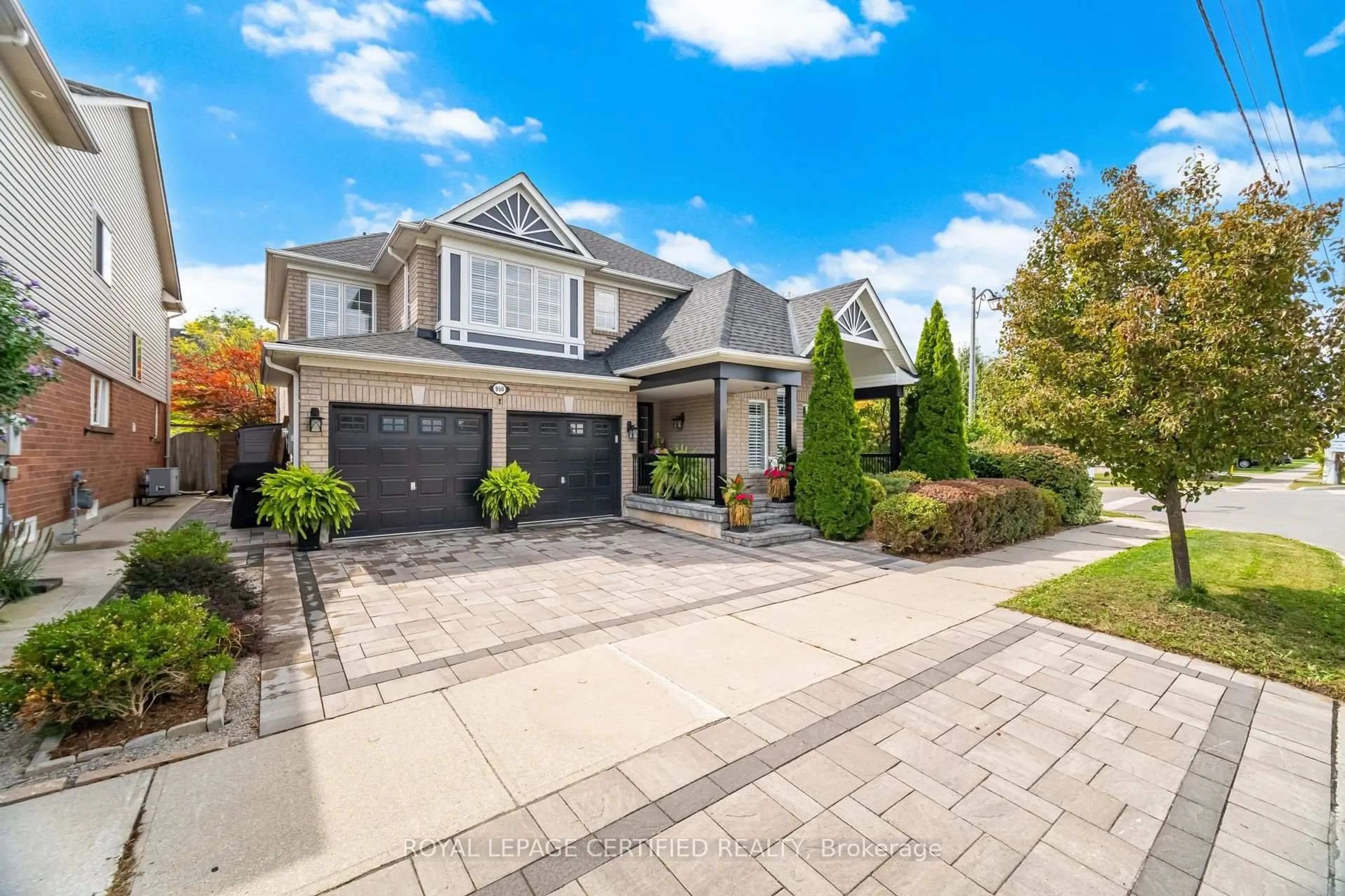 Home with brick exterior material, street for 950 Fourth Line, Milton Ontario L6T 6M9