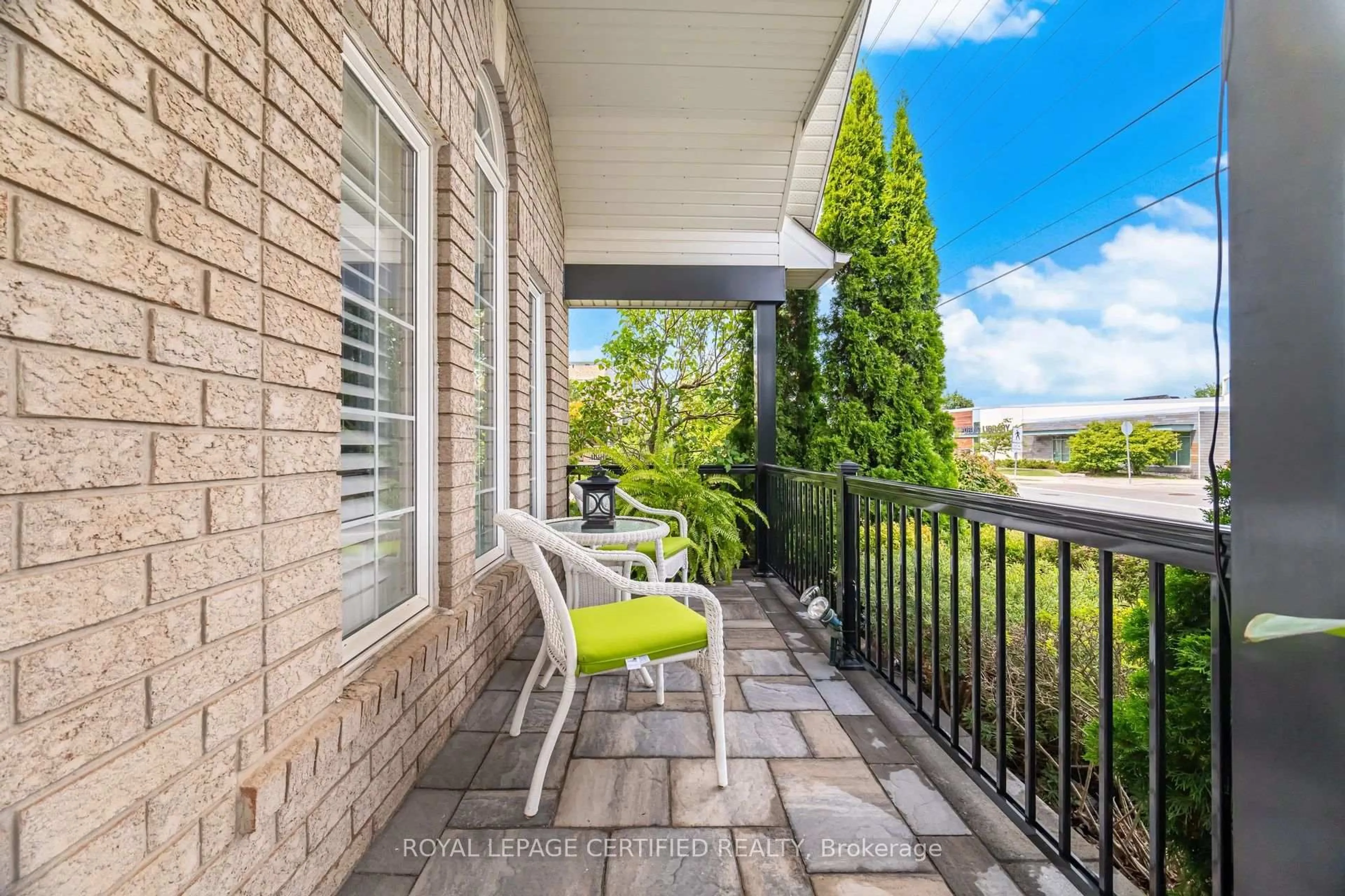 Patio, street for 950 Fourth Line, Milton Ontario L6T 6M9