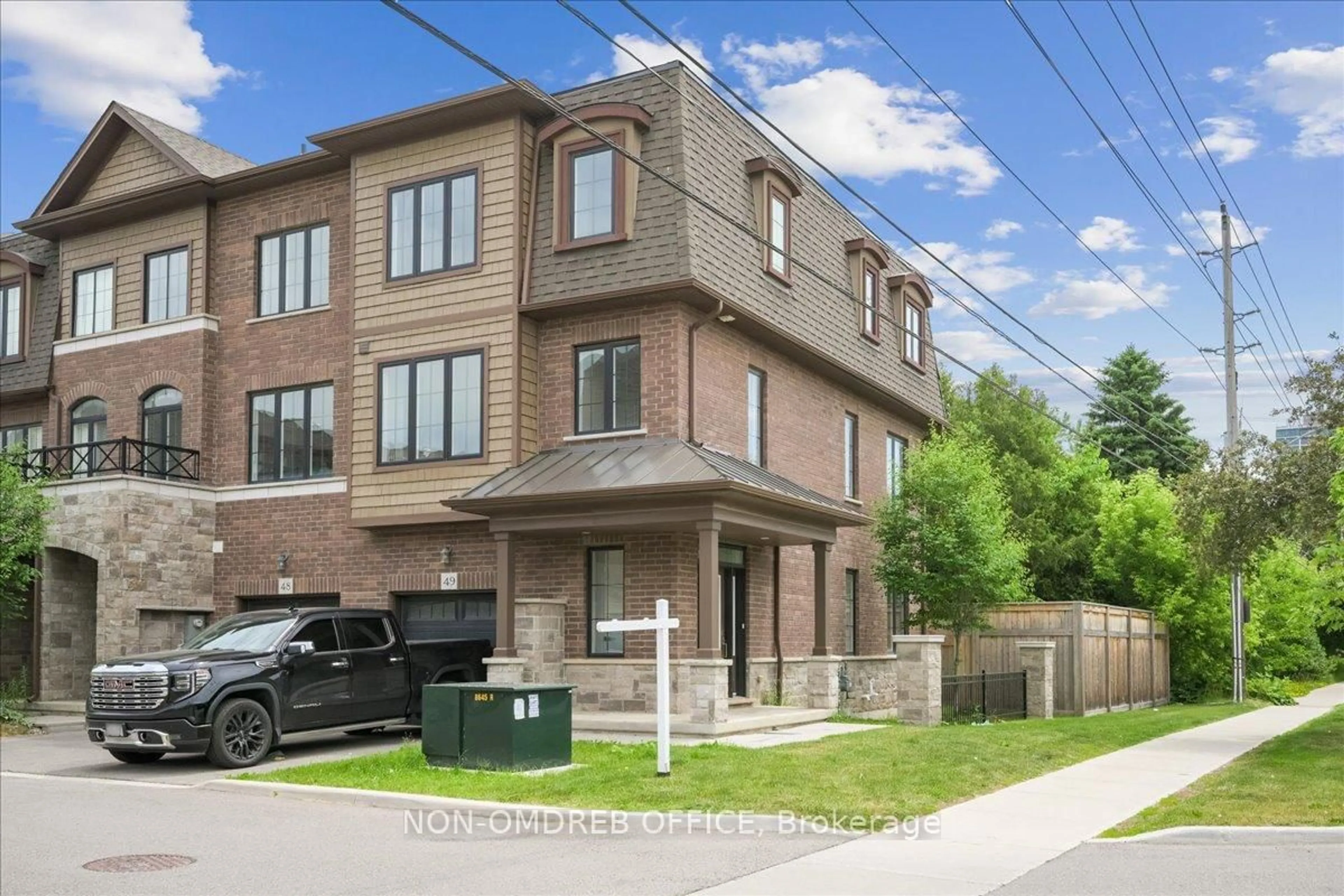 Home with brick exterior material, street for 445 Ontario St #49, Milton Ontario L9T 9K3