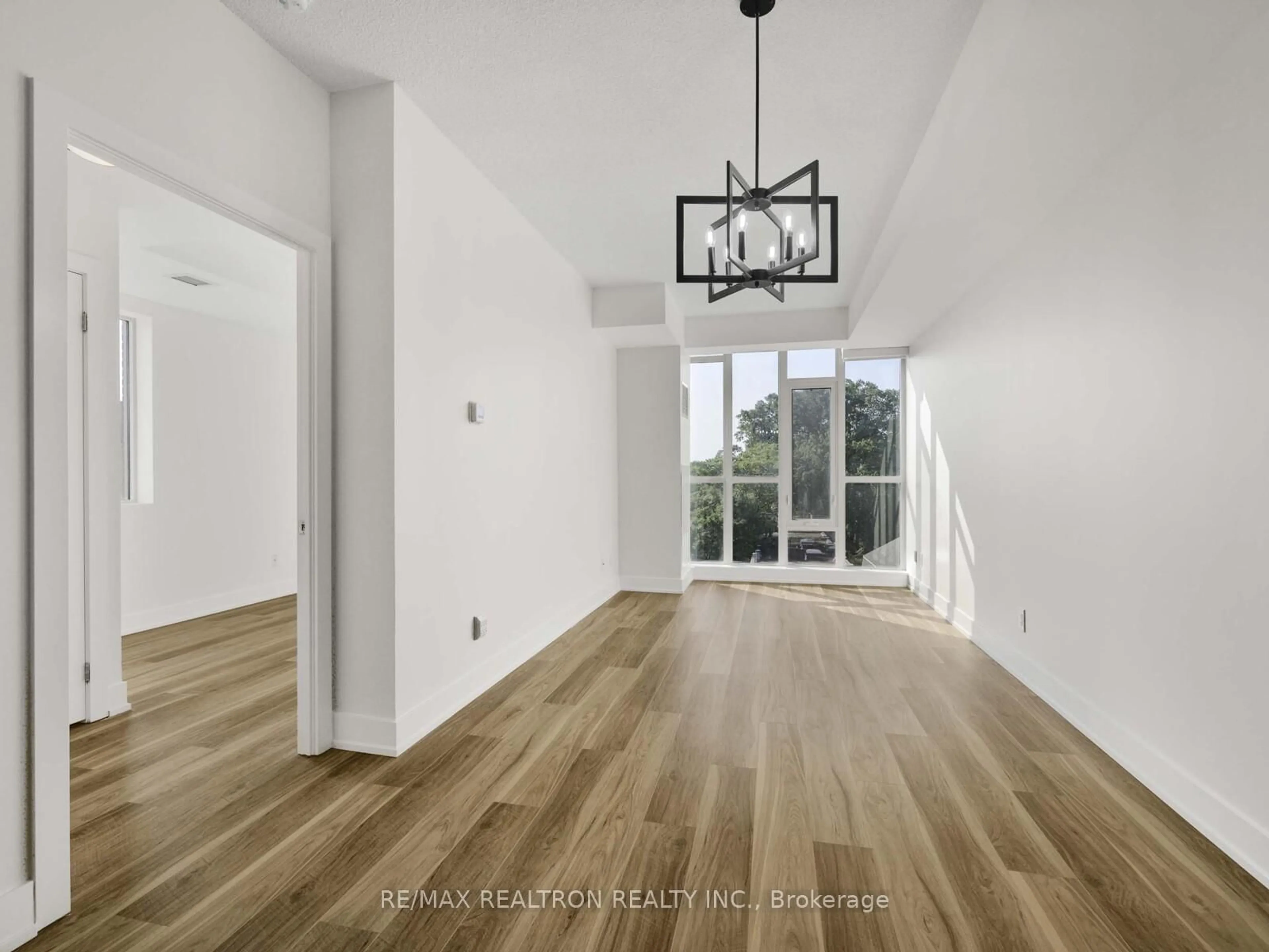 Indoor entryway for 1638 Bloor St #601, Toronto Ontario M6P 0A6
