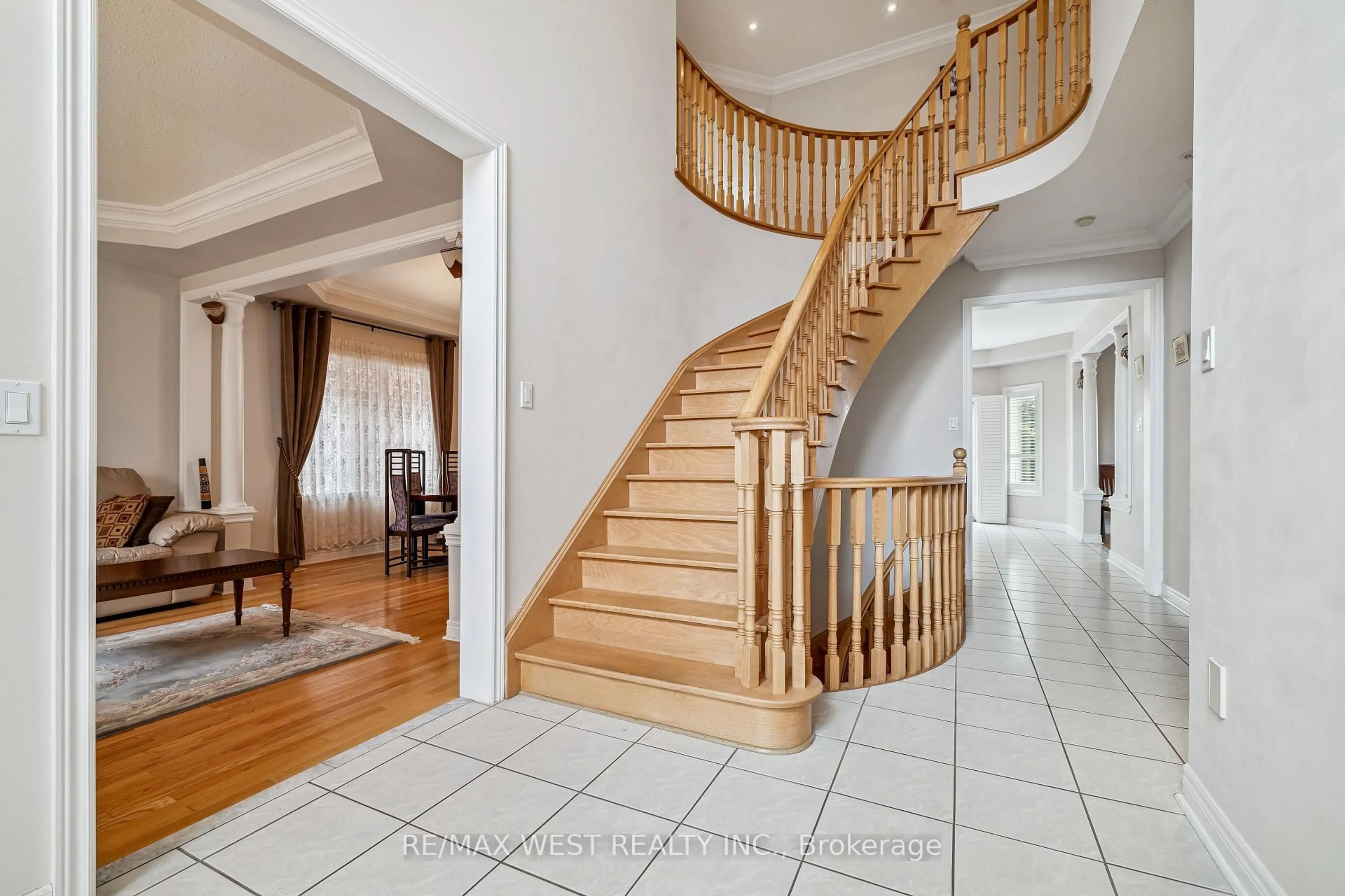 Unknown for 2587 North Ridge Tr, Oakville Ontario L6H 7L5