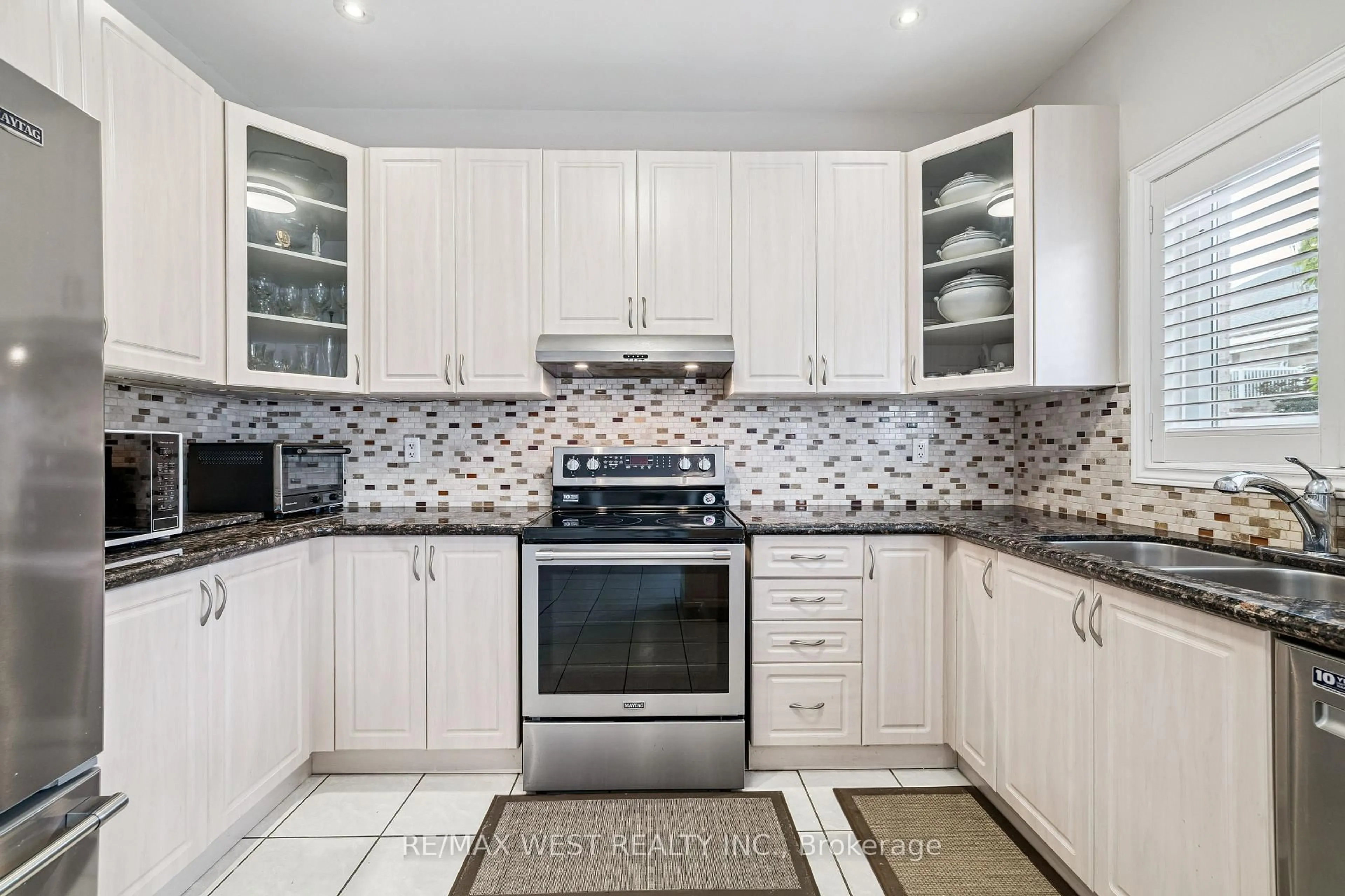 Unknown for 2587 North Ridge Tr, Oakville Ontario L6H 7L5