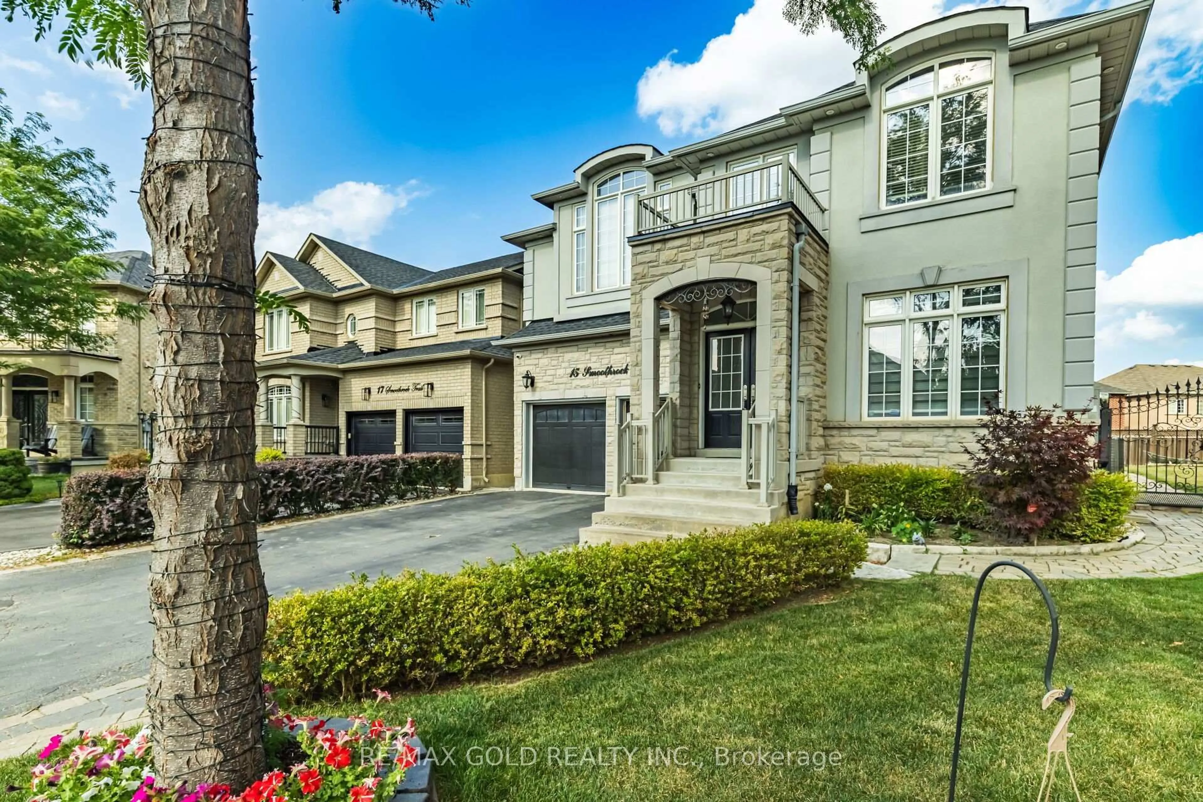 Home with brick exterior material, street for 15 smoothrock trail, Brampton Ontario L6R 0S5