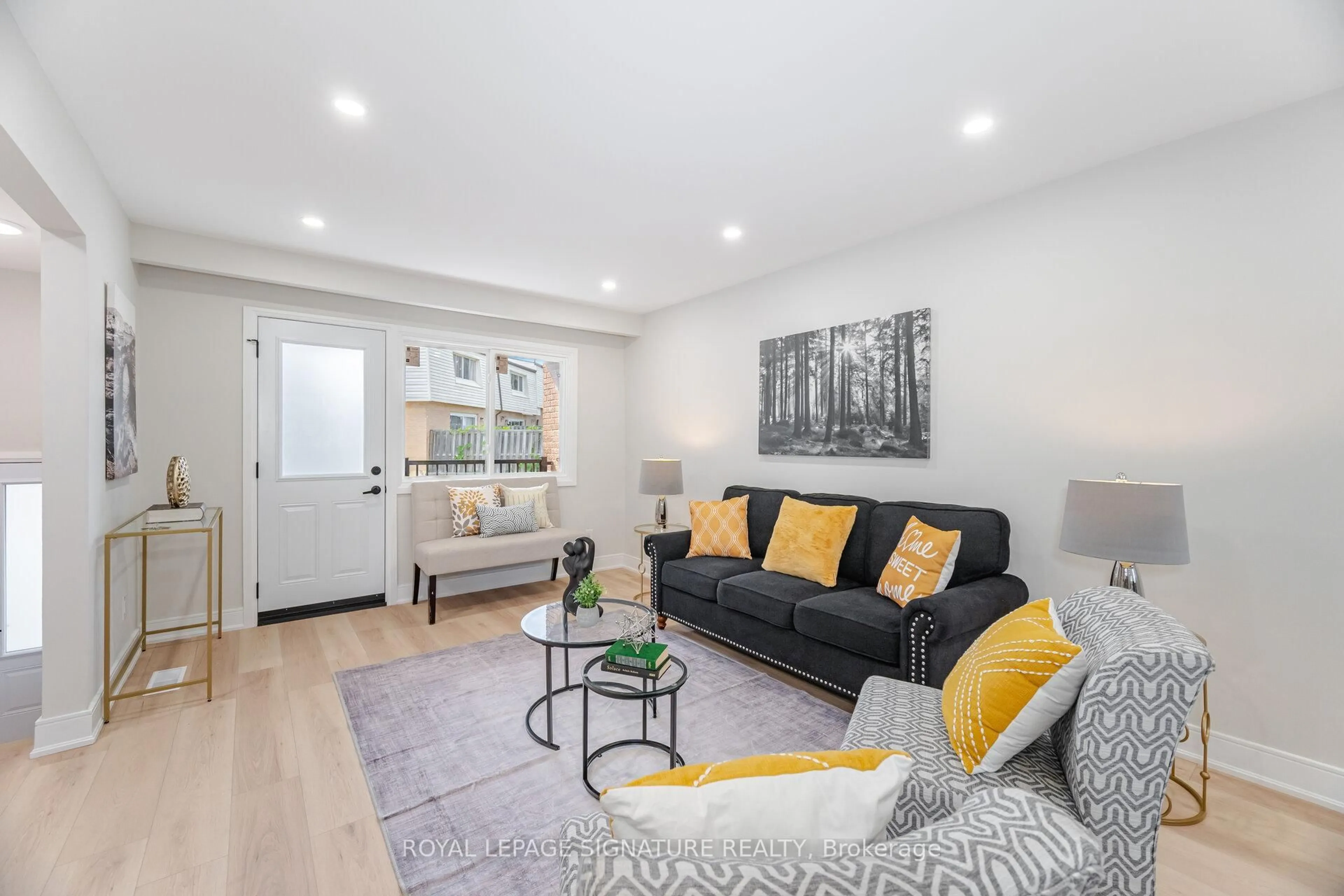 Living room with furniture, unknown for 3175 Kirwin Ave #64, Mississauga Ontario L5A 3M4