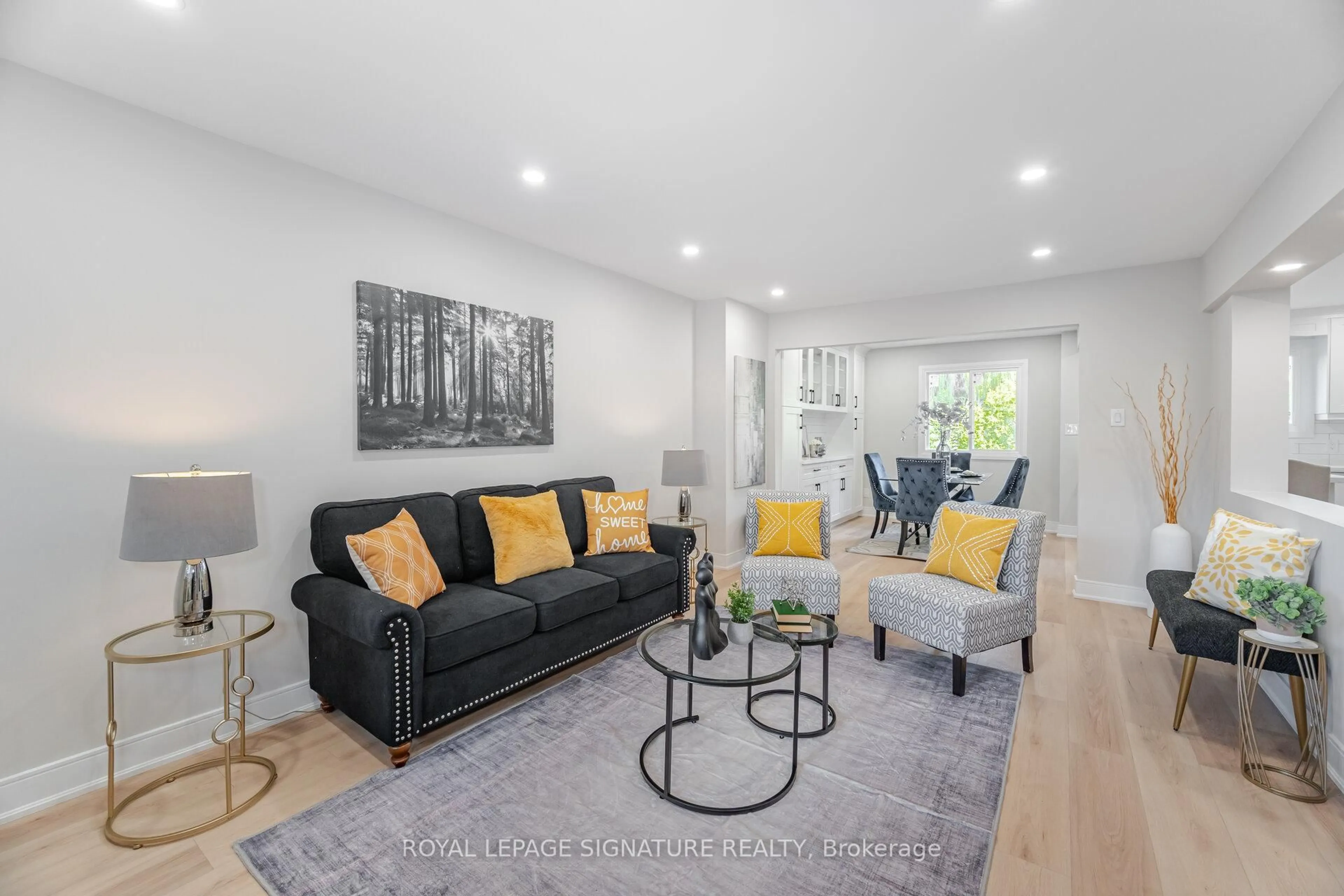 Living room with furniture, unknown for 3175 Kirwin Ave #64, Mississauga Ontario L5A 3M4