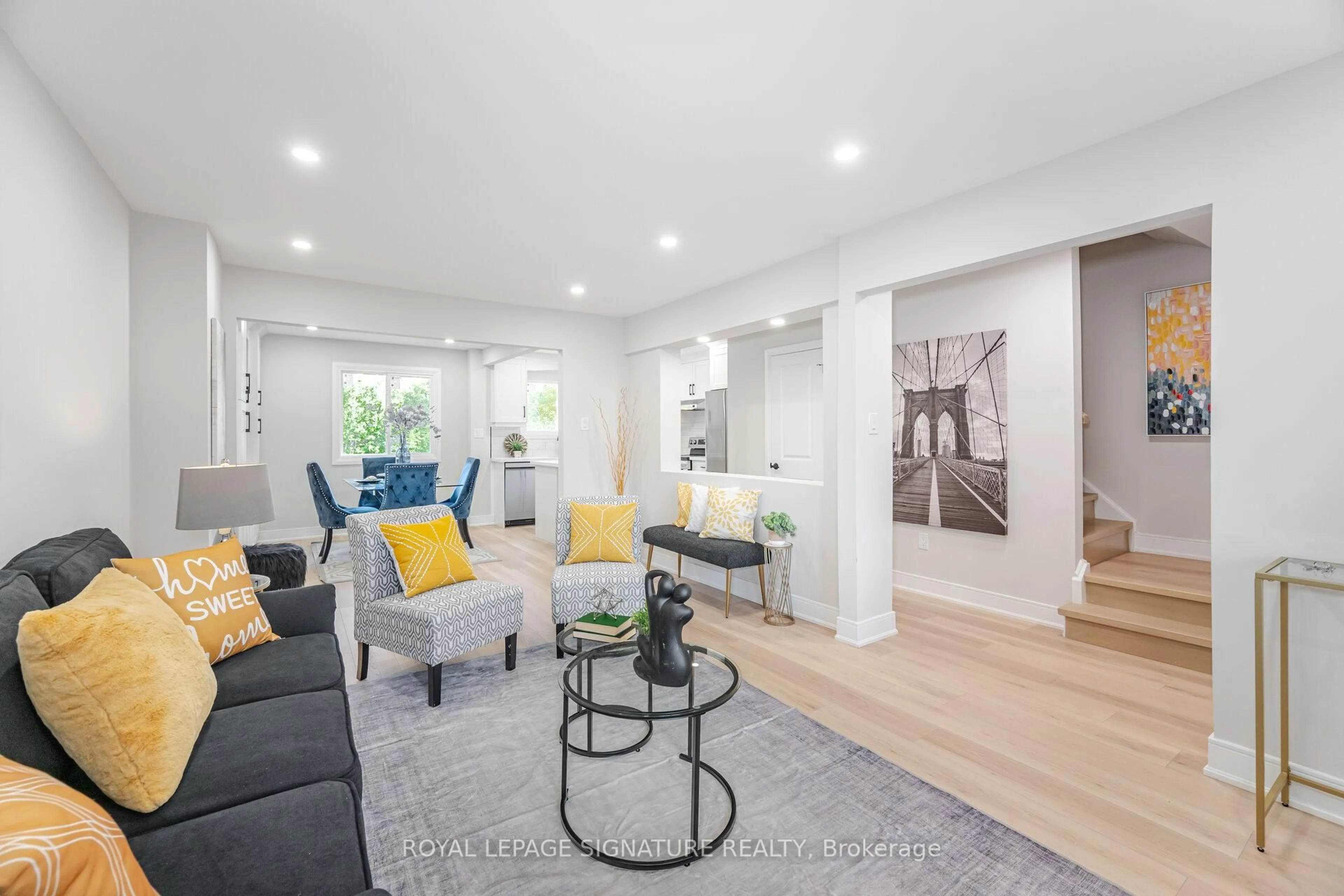 Living room with furniture, unknown for 3175 Kirwin Ave #64, Mississauga Ontario L5A 3M4