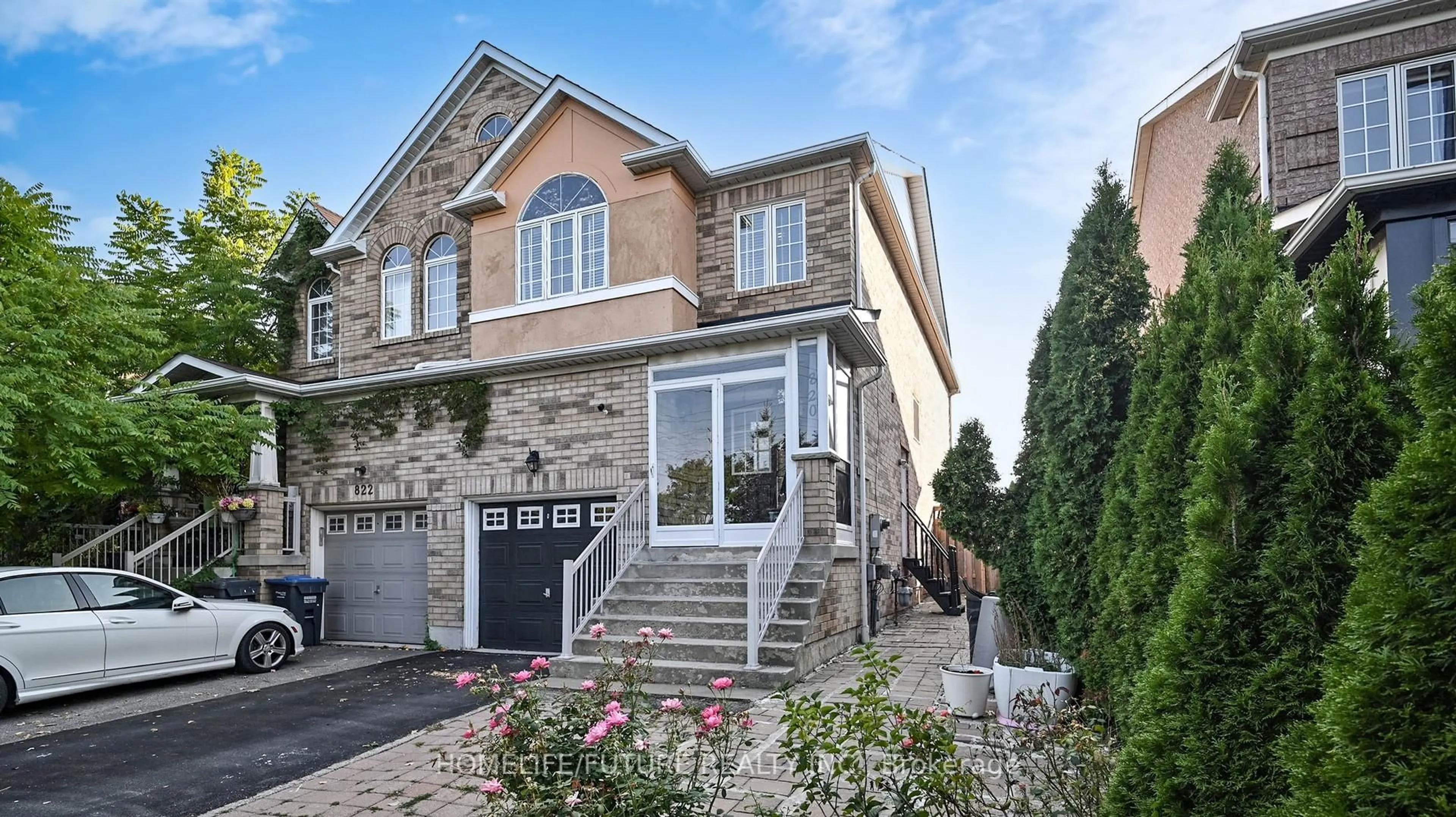 Home with brick exterior material, street for 820 Bethany Cres, Mississauga Ontario L5V 3B9