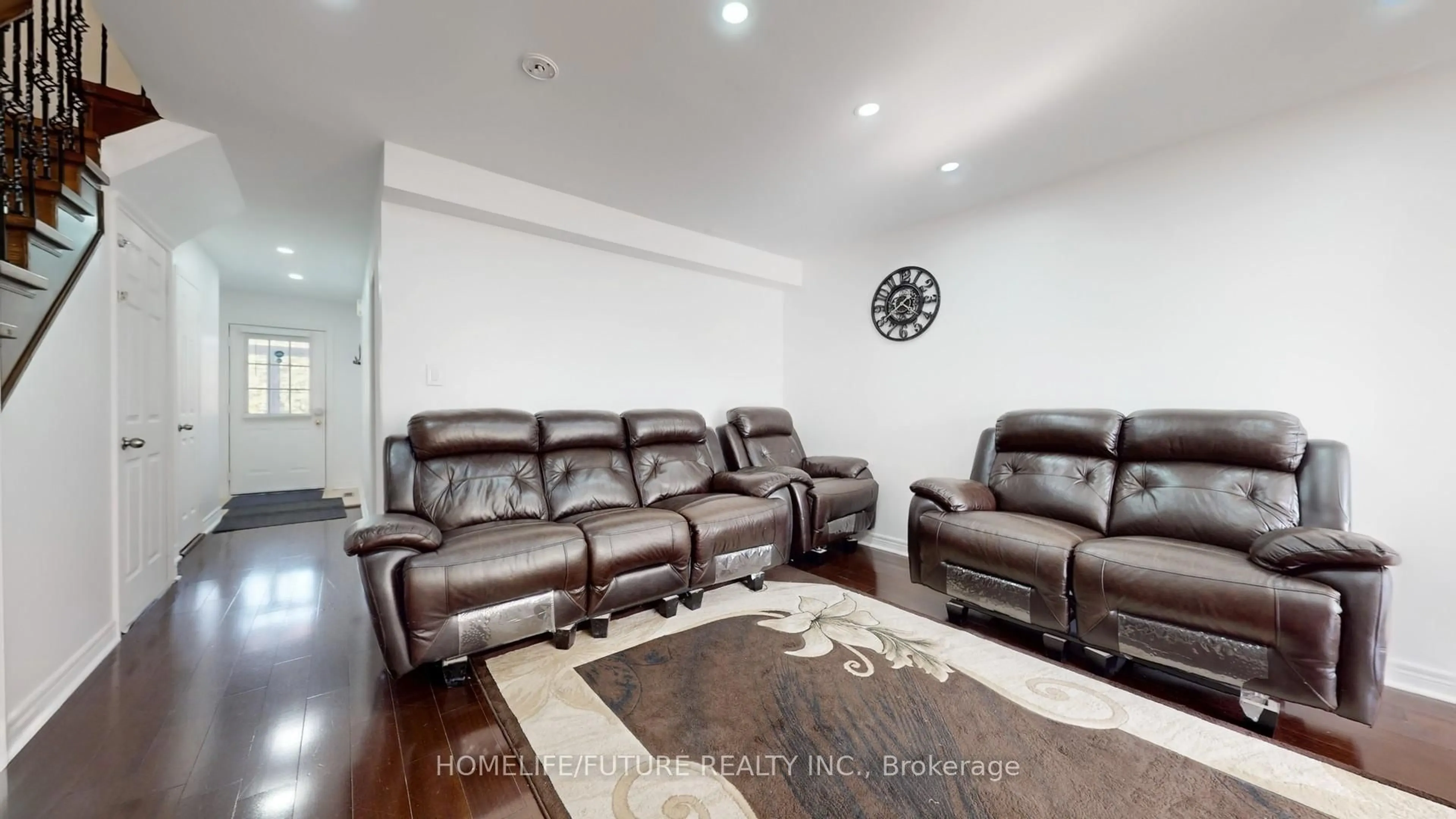 Home theater for 820 Bethany Cres, Mississauga Ontario L5V 3B9