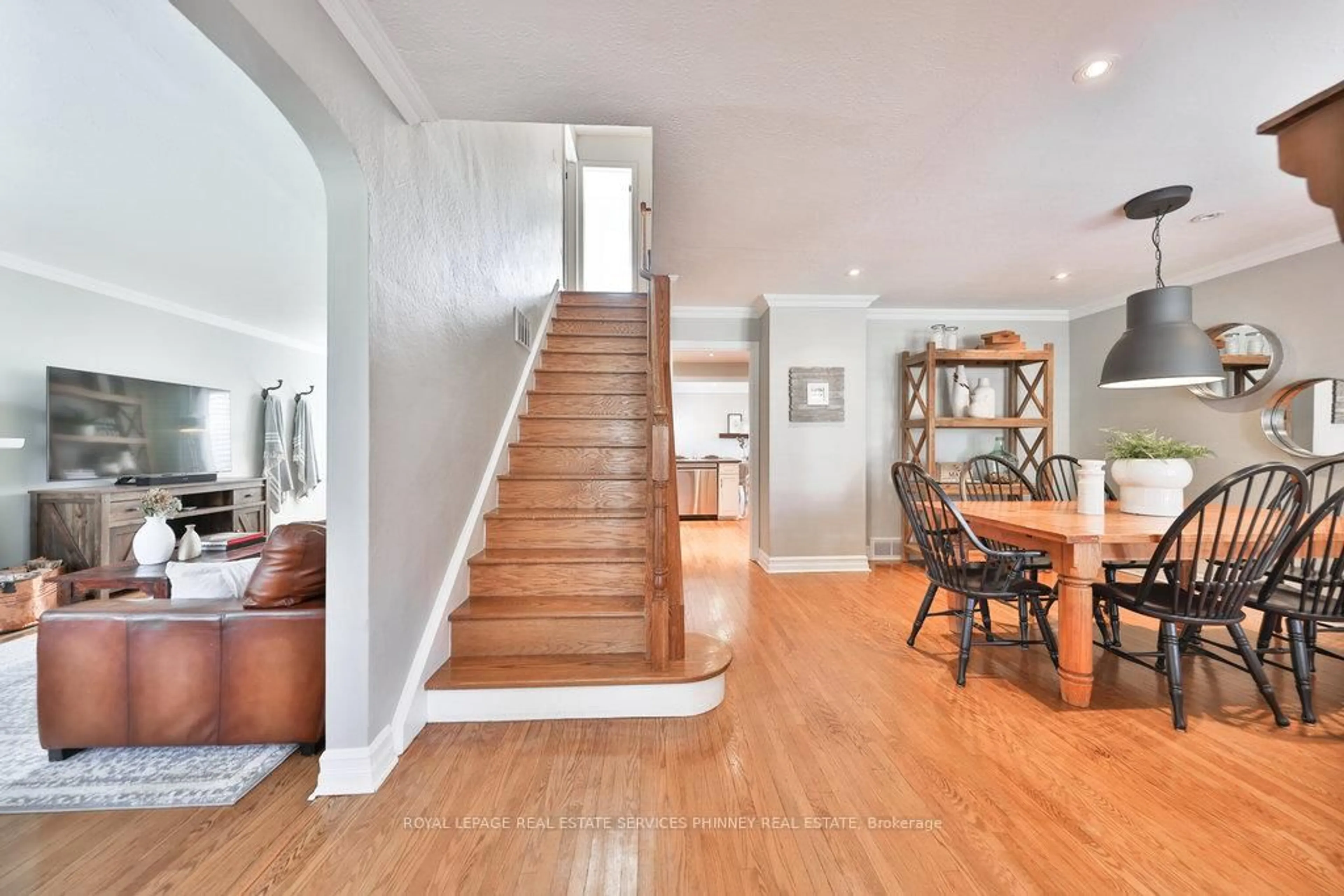 Unknown for 886 Whitney Dr, Mississauga Ontario L4Y 1E7