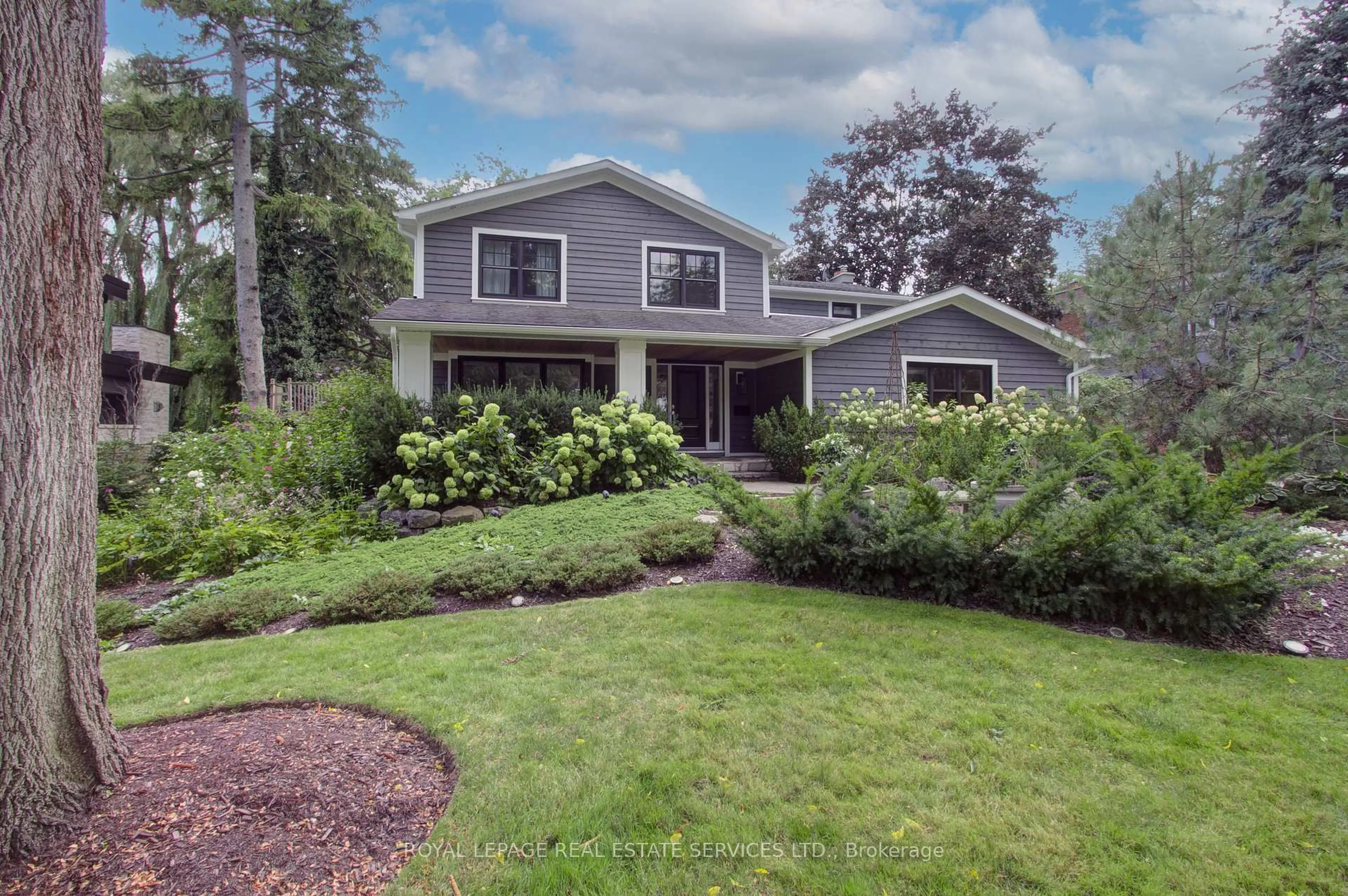 Home with vinyl exterior material, water/lake/river/ocean view for 446 Copeland Crt, Oakville Ontario L6J 4B9