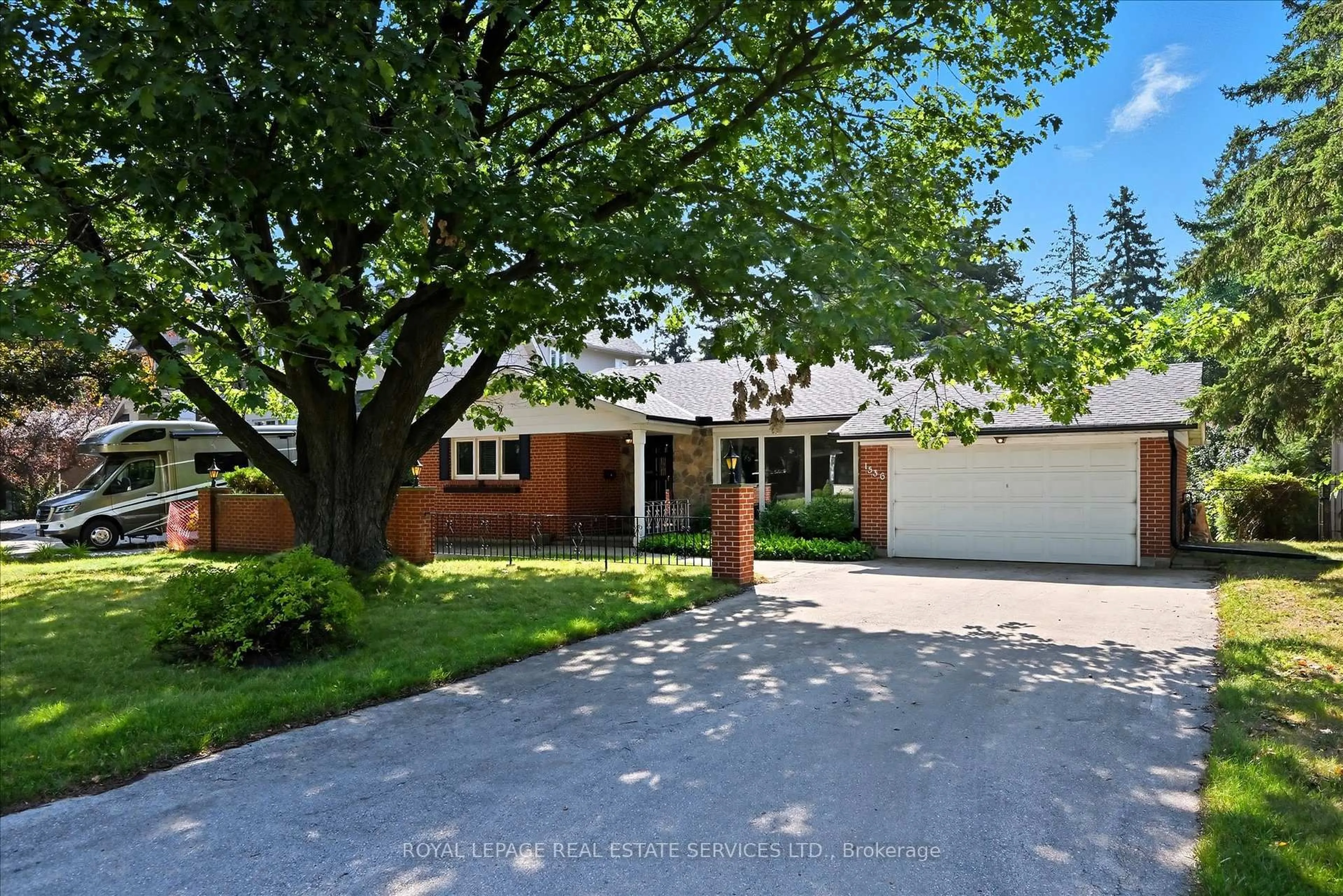 Home with brick exterior material, street for 1536 Venetia Dr, Oakville Ontario L6L 1K7