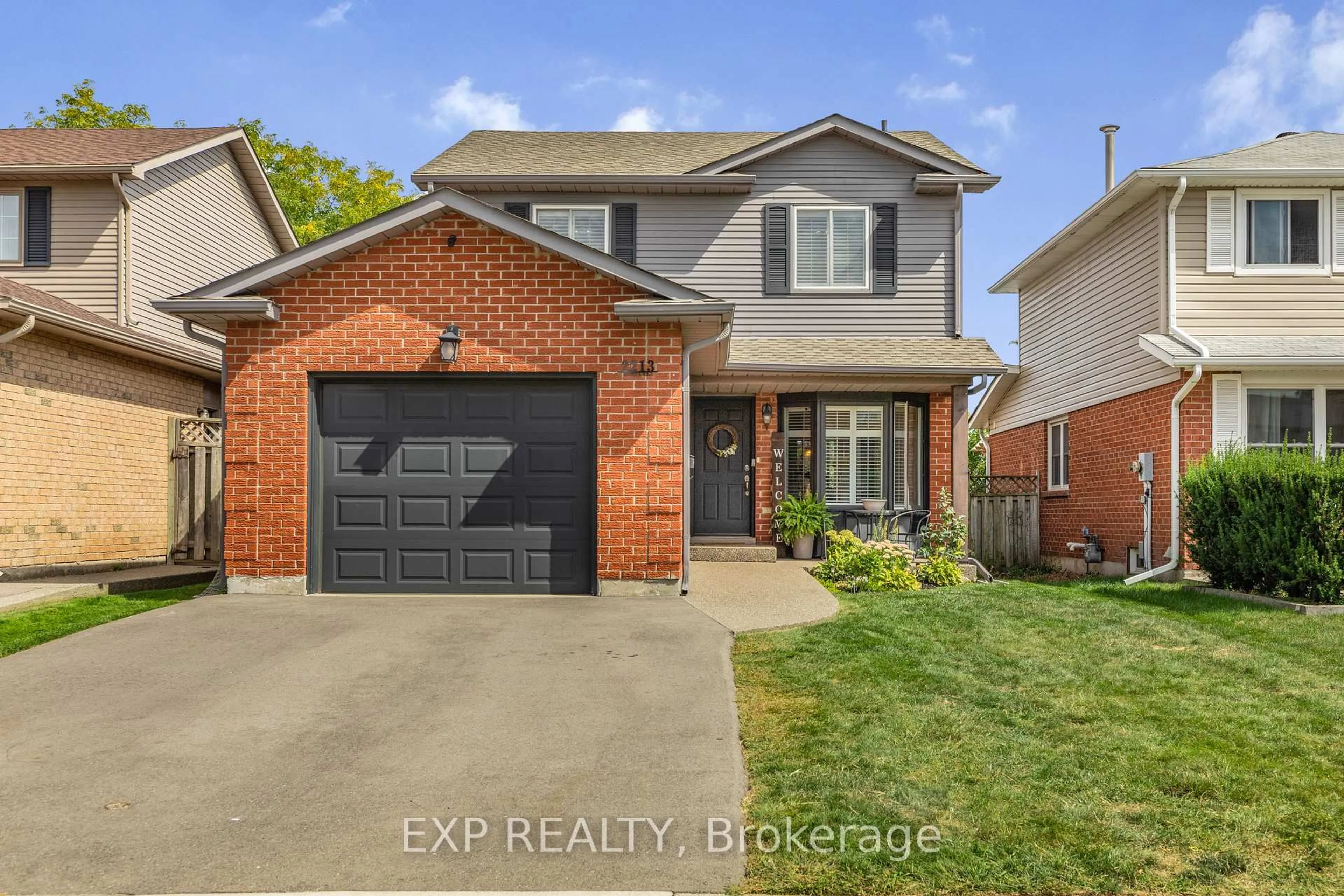 Home with brick exterior material, street for 2213 Hunt Cres, Burlington Ontario L7M 3E3