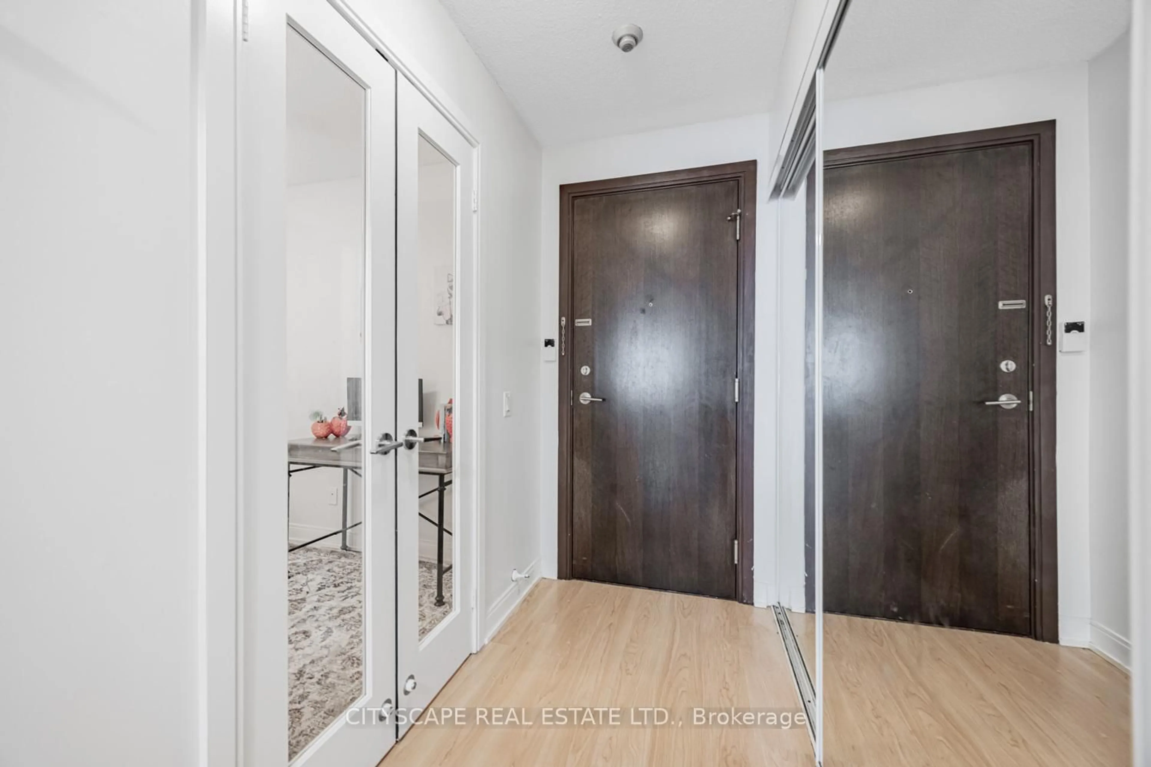 Indoor entryway for 35 Viking Lane #1131, Toronto Ontario M9B 0A2