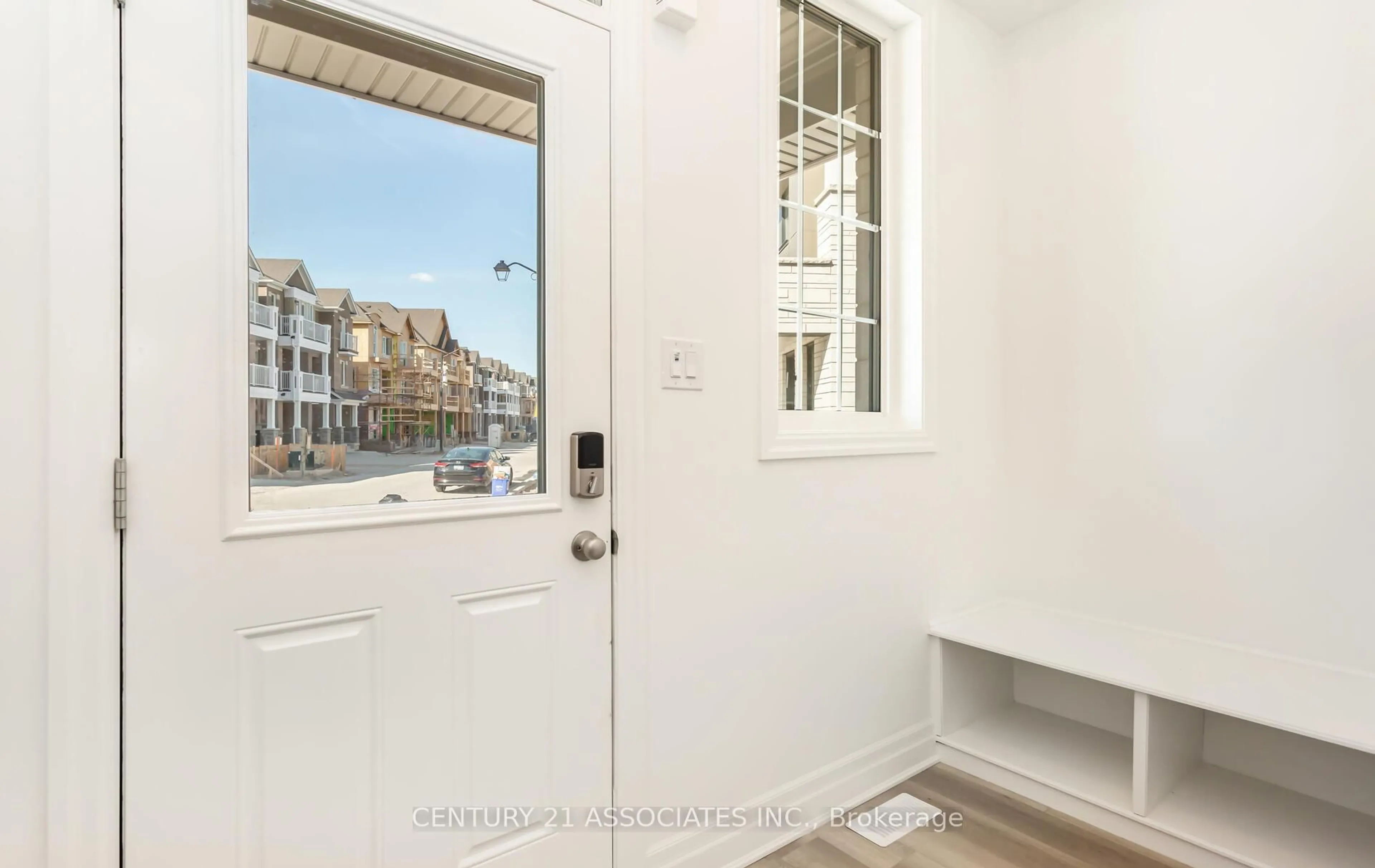 Indoor entryway for 1796 Thames Circ, Milton Ontario L9E 1Y9