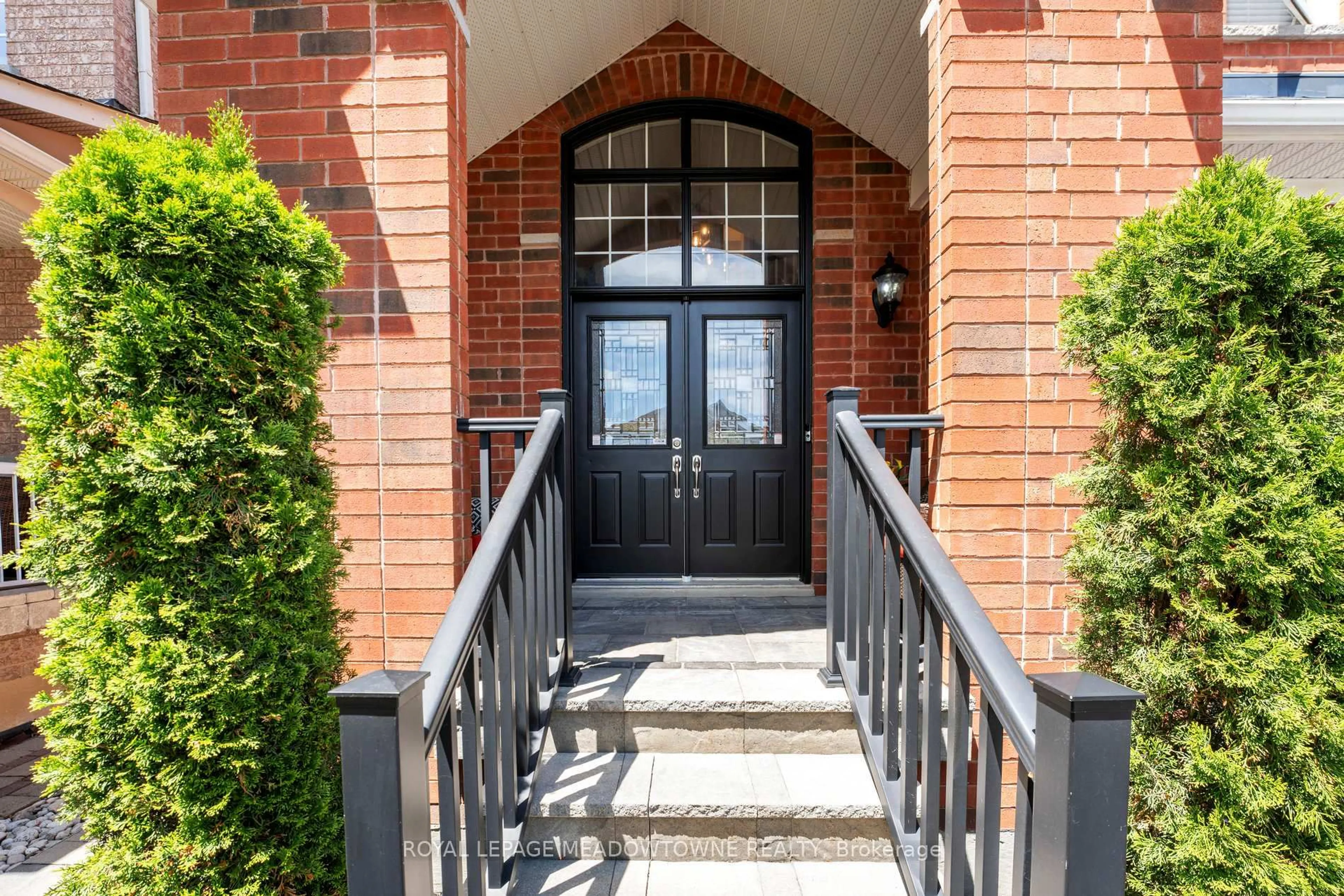 Indoor entryway for 1186 Ezard Cres, Milton Ontario L9T 6N9