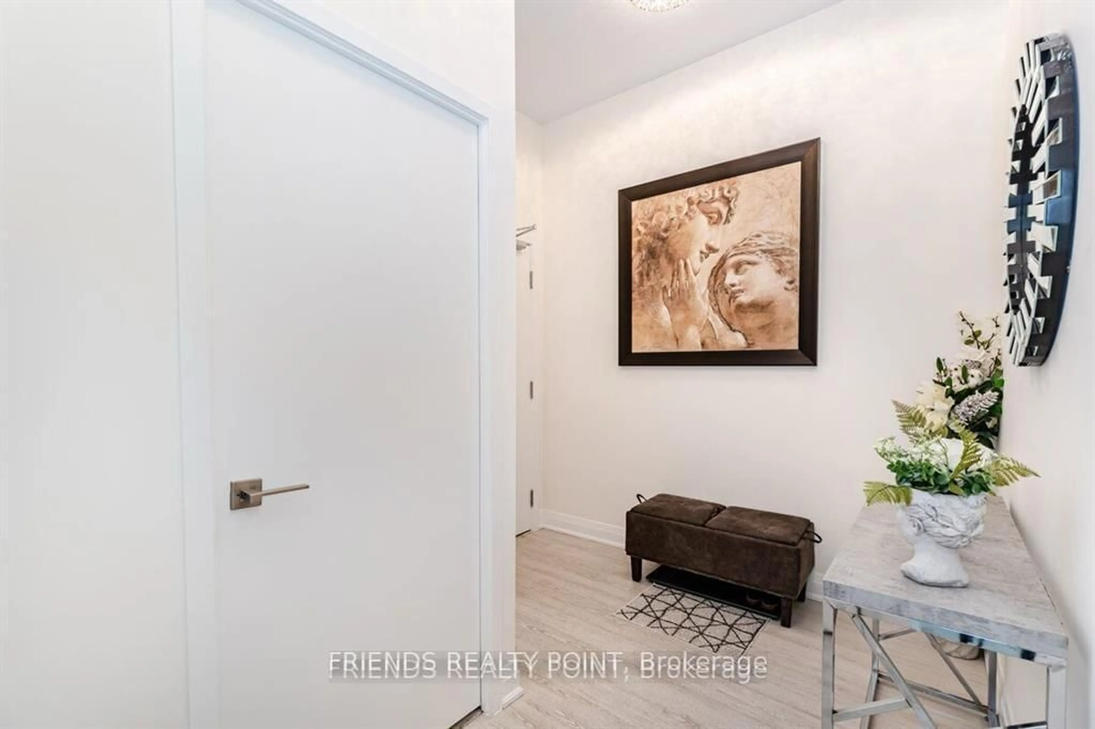 Indoor entryway for 4011 Brickstone Mews #405, Mississauga Ontario L5B 0J7