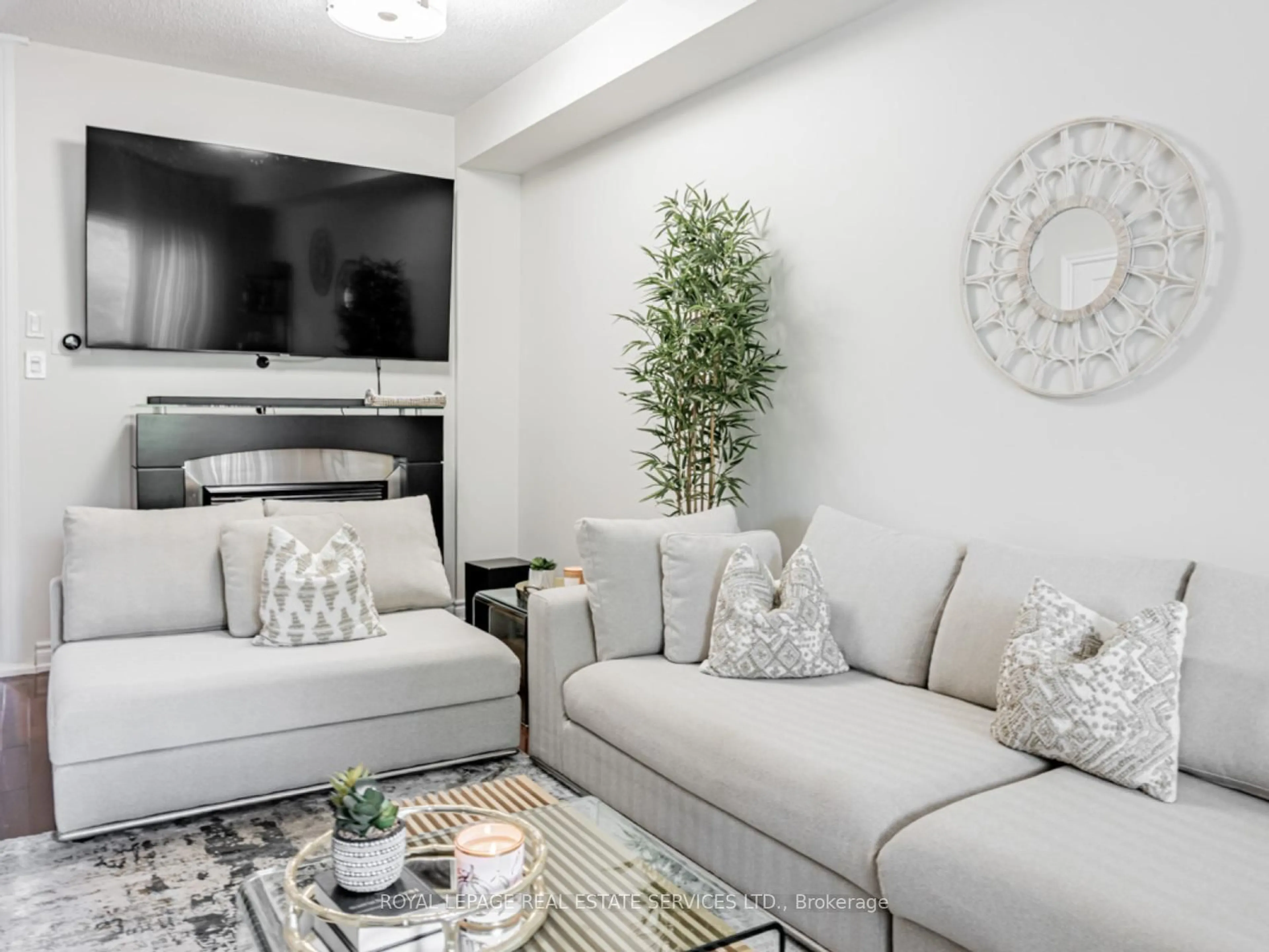 Living room with furniture, unknown for 105 Harbourview Cres, Toronto Ontario M8V 4A9