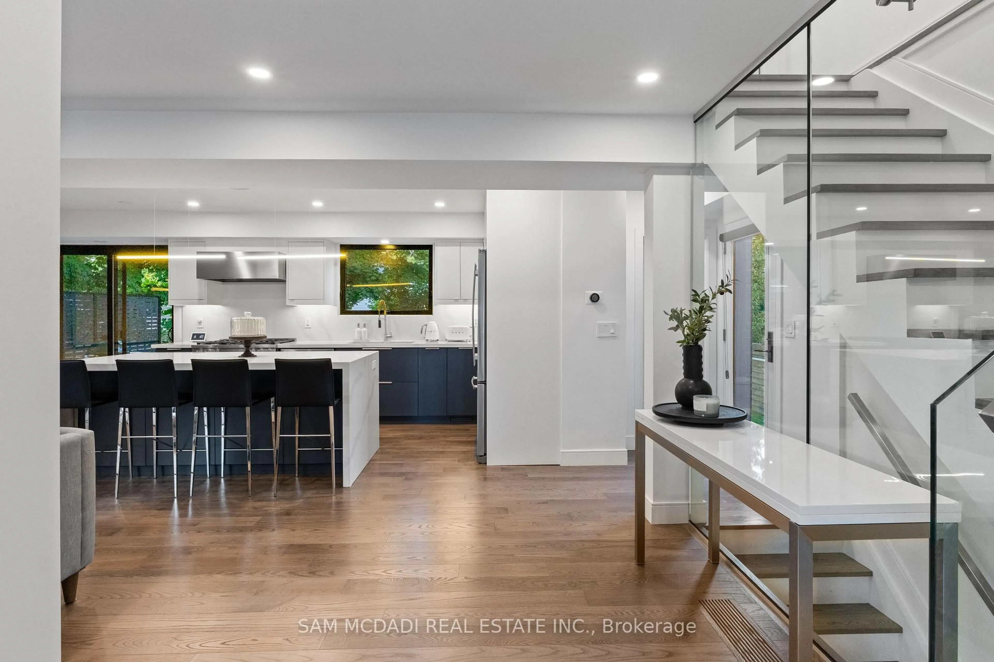 Open concept kitchen, unknown for 1375 Everall Rd, Mississauga Ontario L5J 3L6