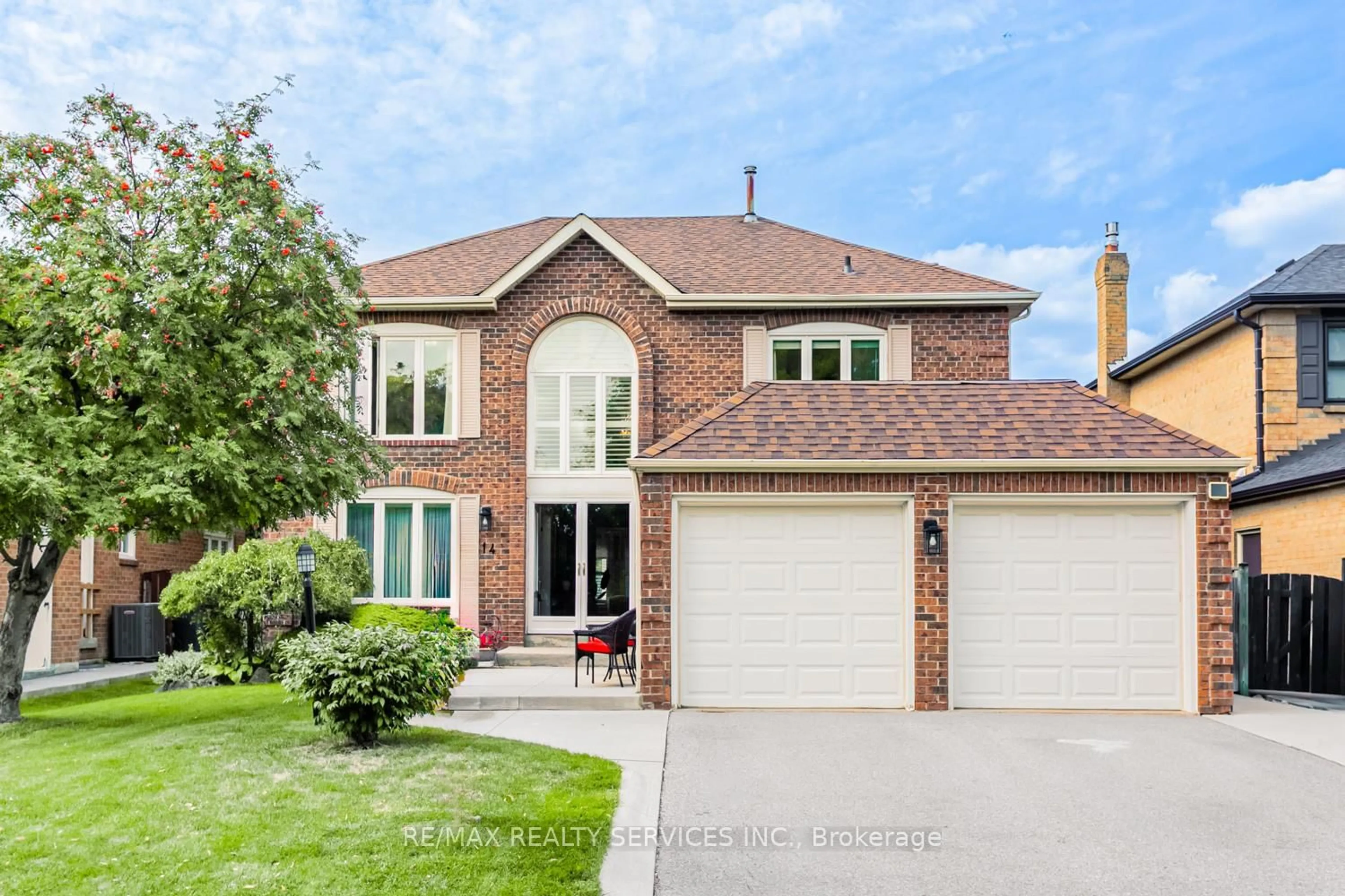 Home with brick exterior material, street for 14 Nottingham Cres, Brampton Ontario L6S 4G4