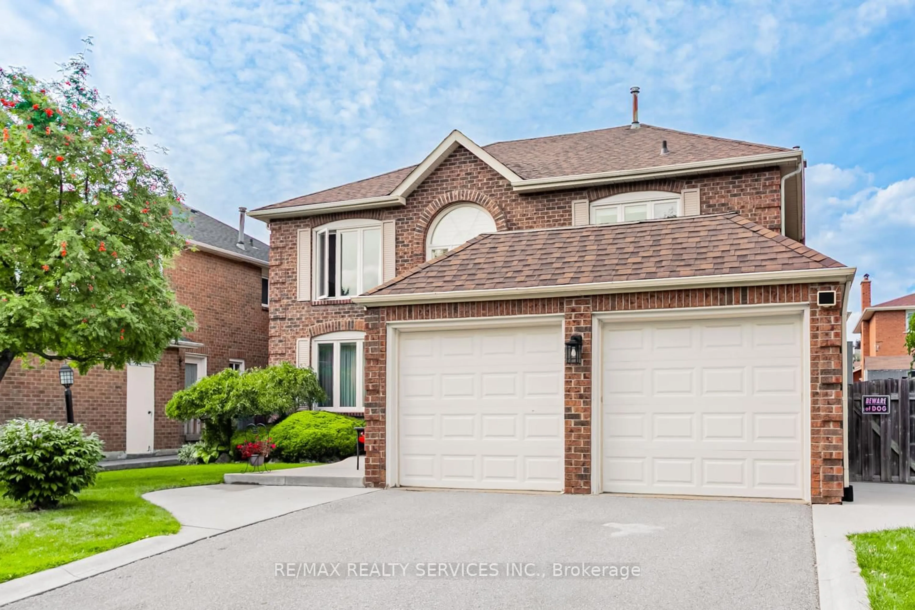 Home with brick exterior material, street for 14 Nottingham Cres, Brampton Ontario L6S 4G4