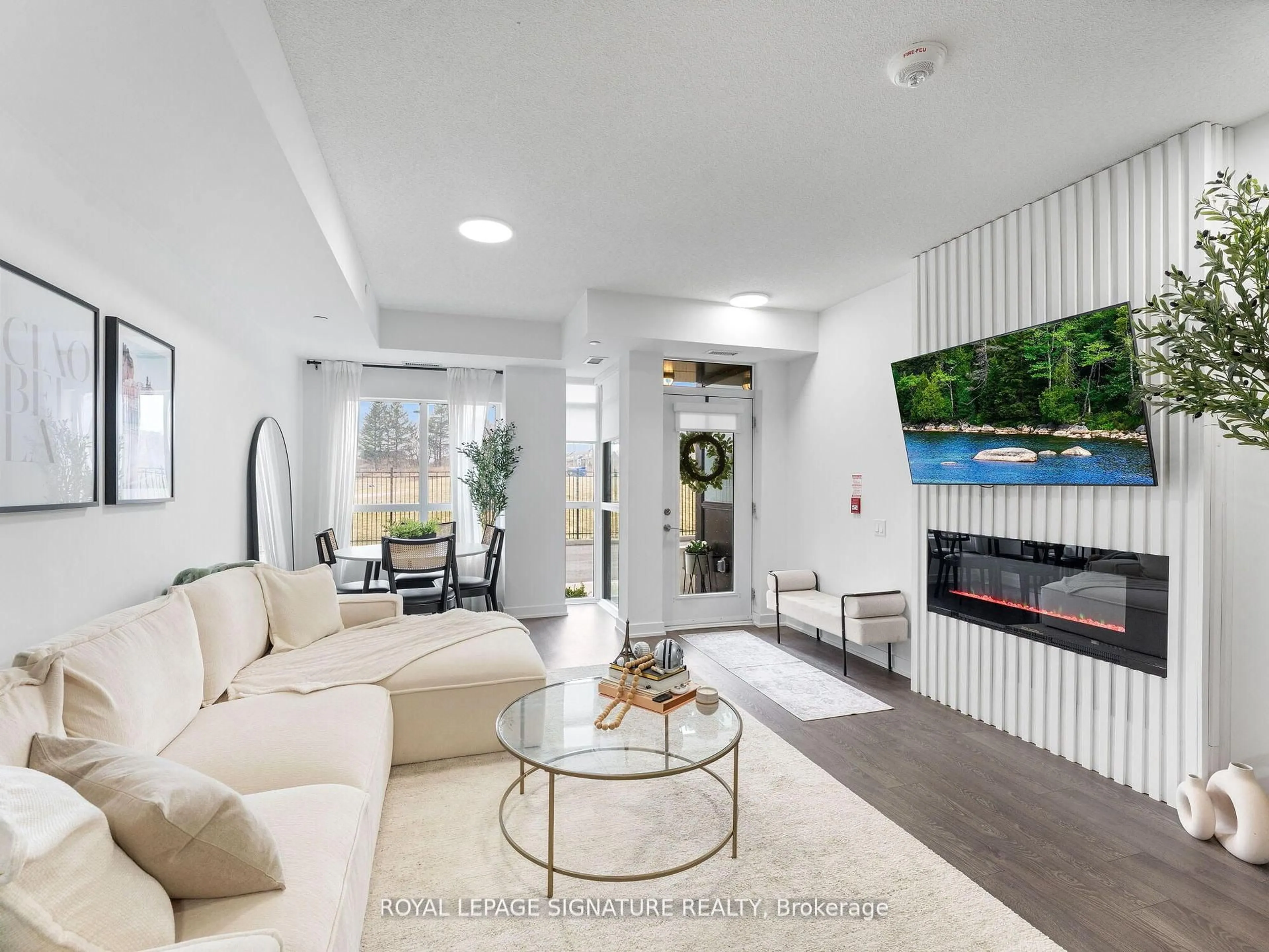 Living room with furniture, unknown for 251 Manitoba St #132, Toronto Ontario M8Y 0C7