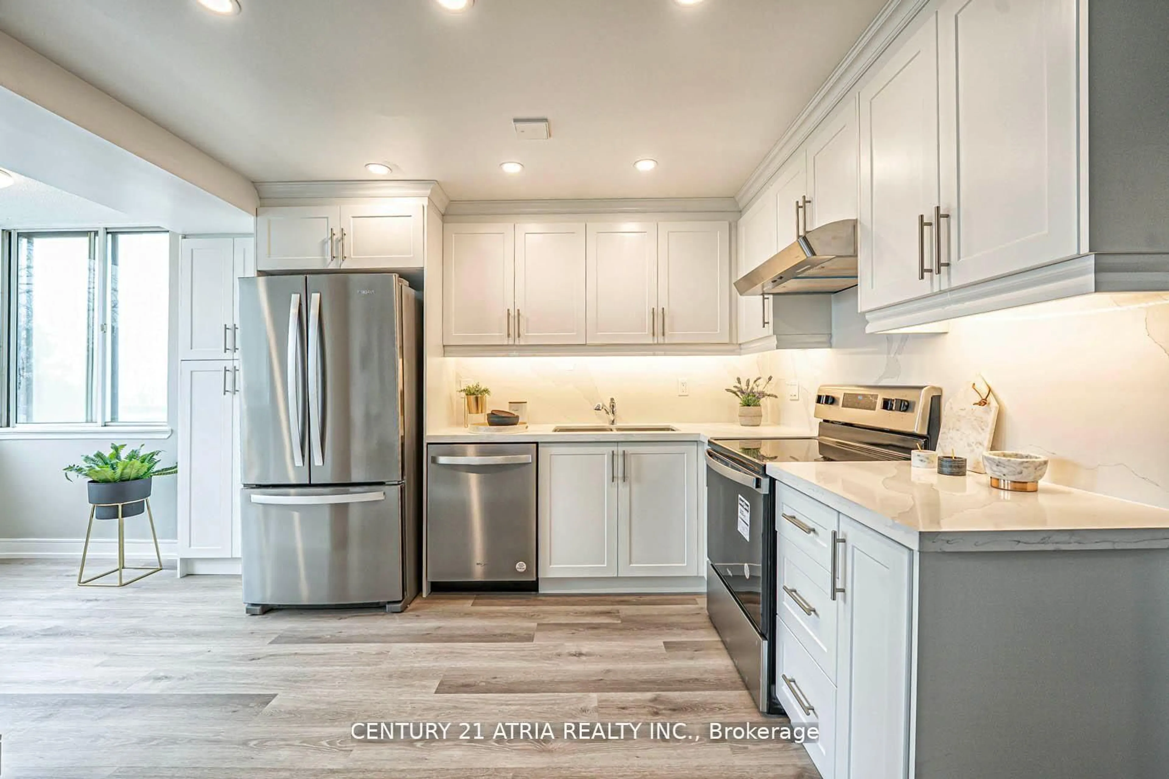 Open concept kitchen, unknown for 350 Webb Dr #206, Mississauga Ontario L5B 3N6