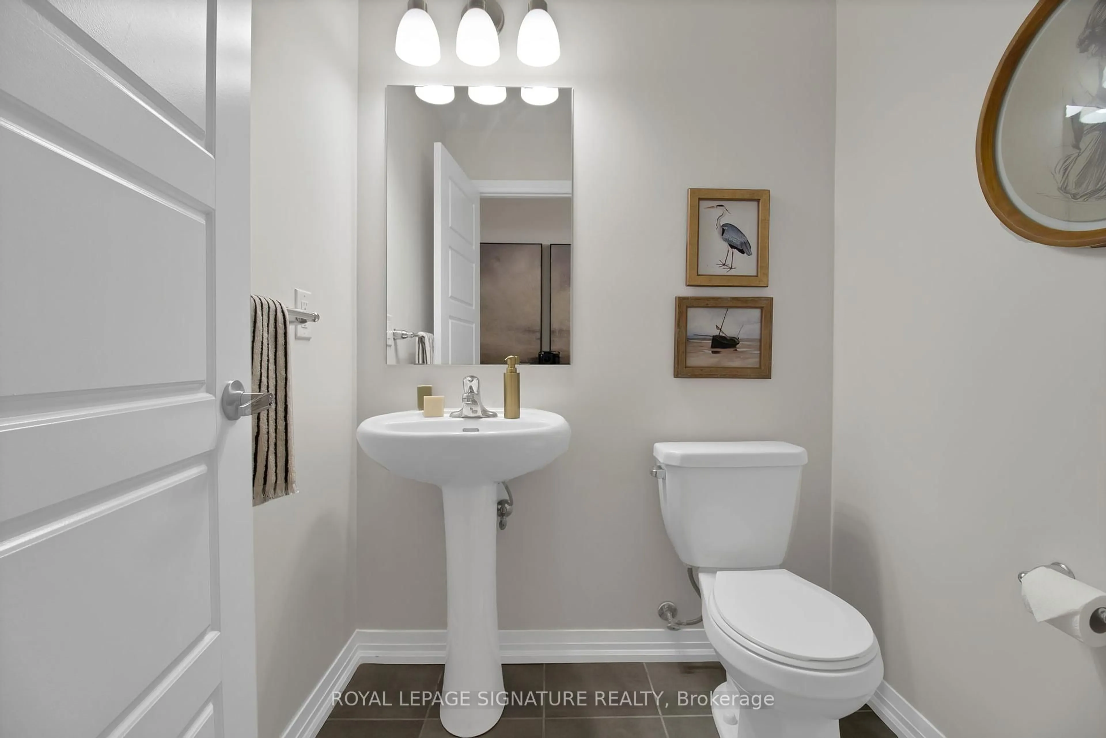 Standard bathroom, ceramic/tile floor for 741 Banks Cres, Milton Ontario L9T 9A4