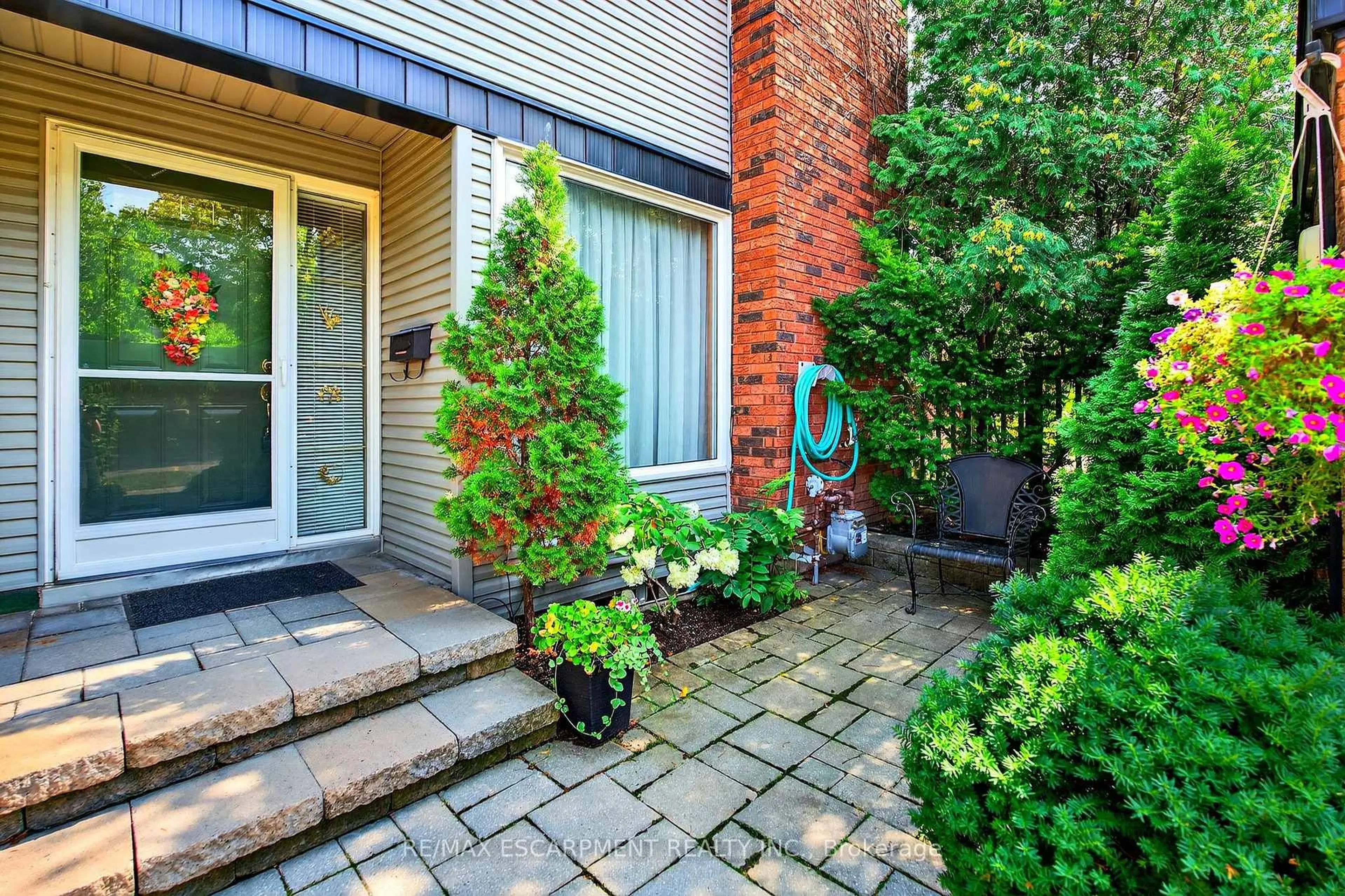 Unknown for 1552 Kerns Rd #4, Burlington Ontario L7P 3A7