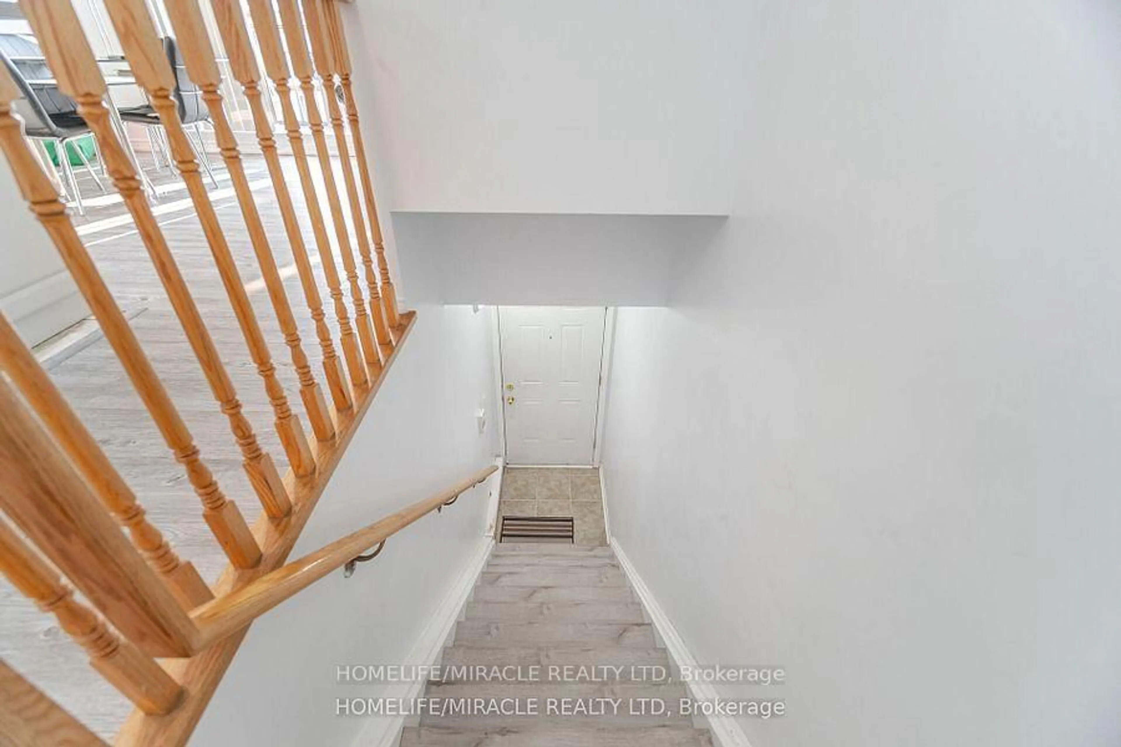 Stairs for 3049 Finch Ave #2002, Toronto Ontario M9M 0A5