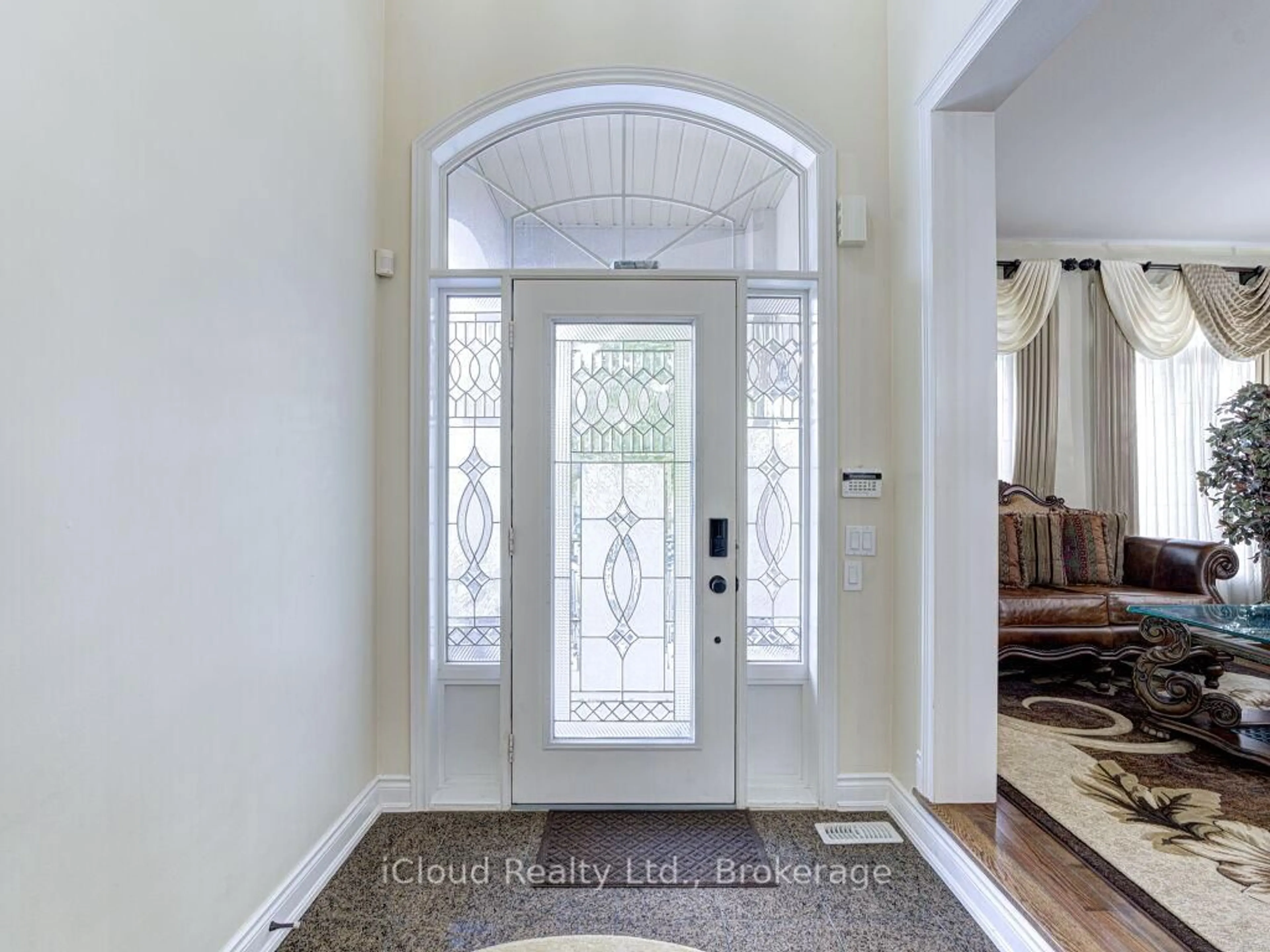 Indoor entryway for 3 Vissini Way, Brampton Ontario L6P 2W2