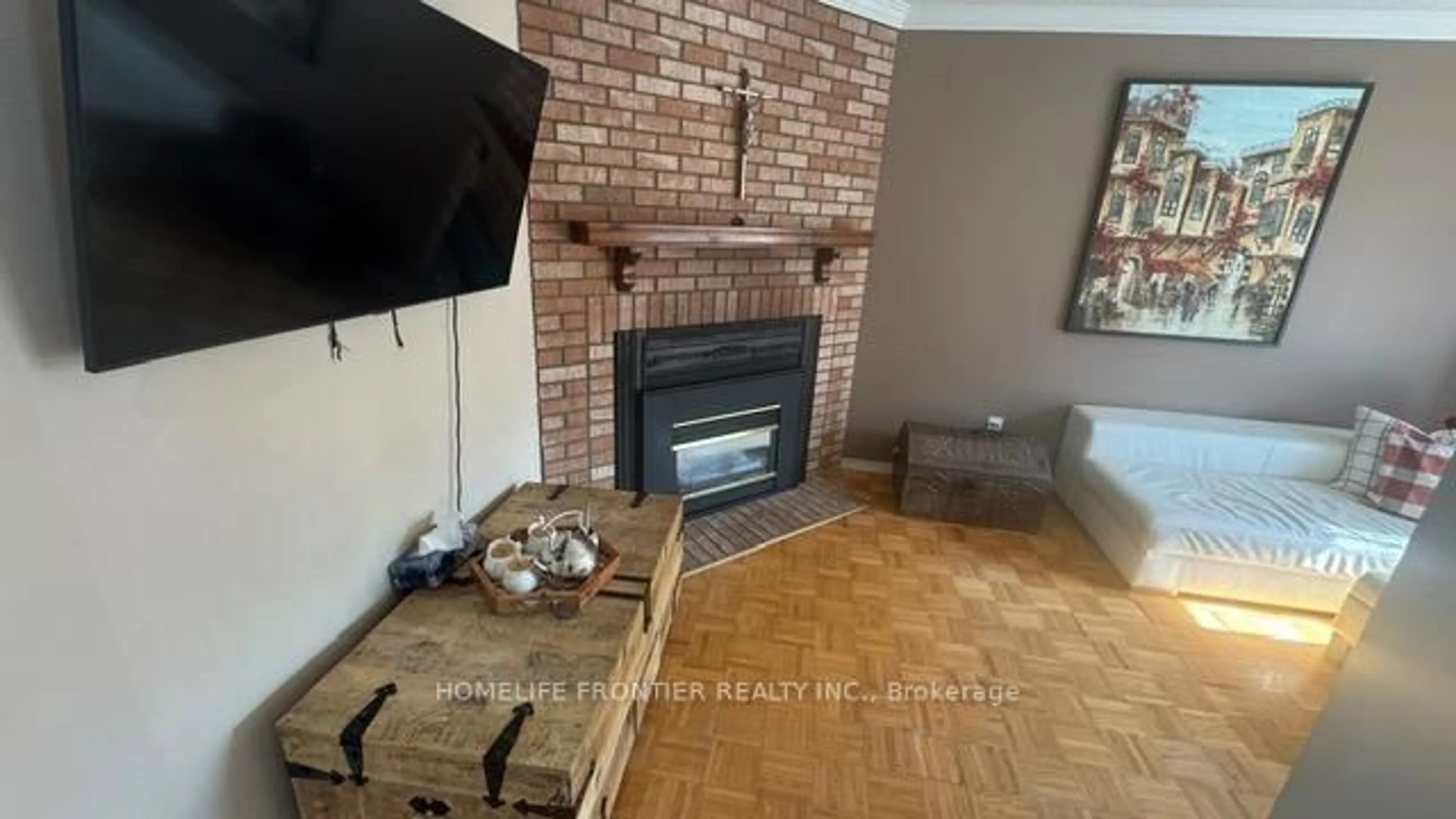 Living room with furniture, unknown for 30 Gatesgill St, Brampton Ontario L6X 3T2