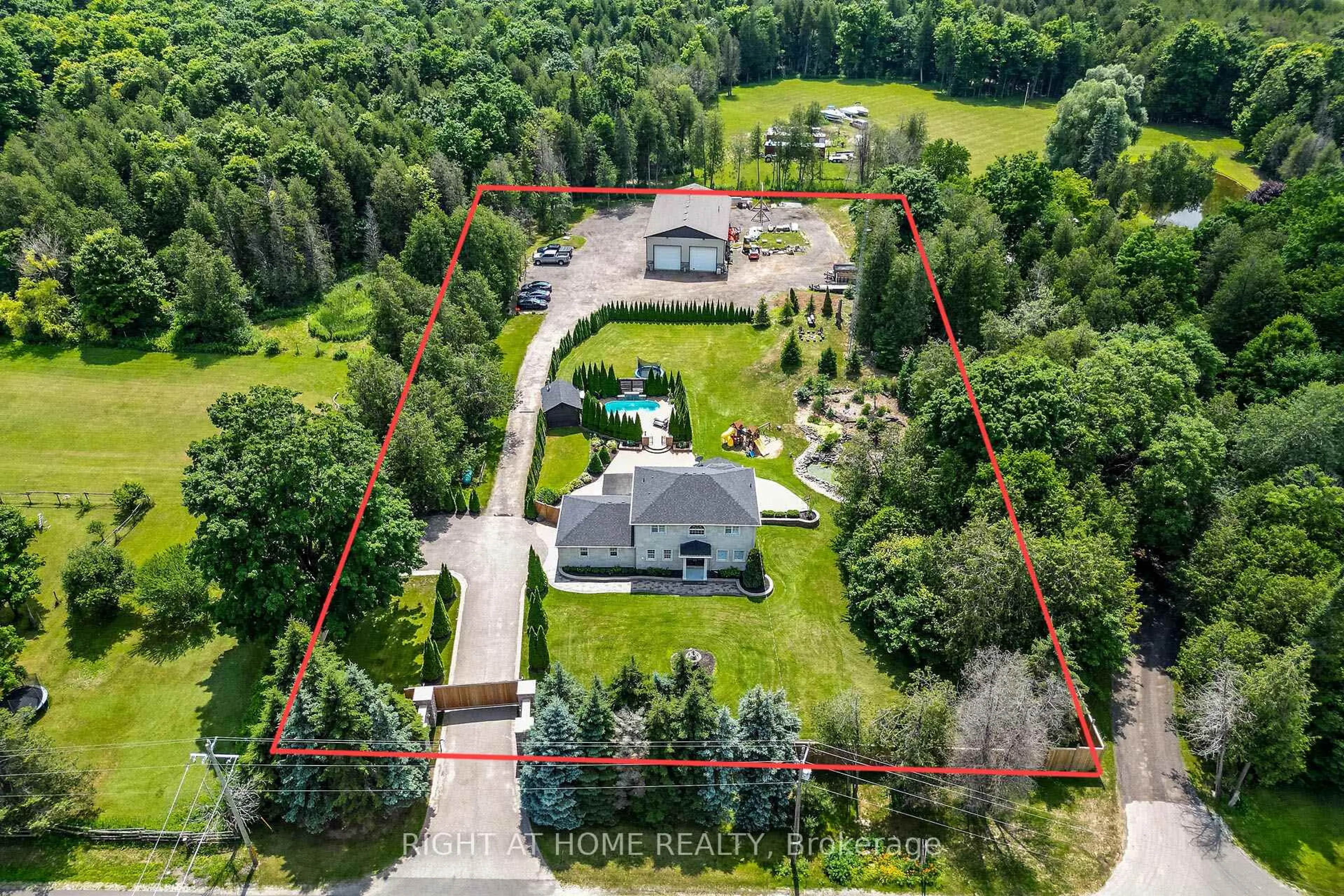 A pic from outside/outdoor area/front of a property/back of a property/a pic from drone, unknown for 13640 Guelph Line, Milton Ontario L0P 1B0