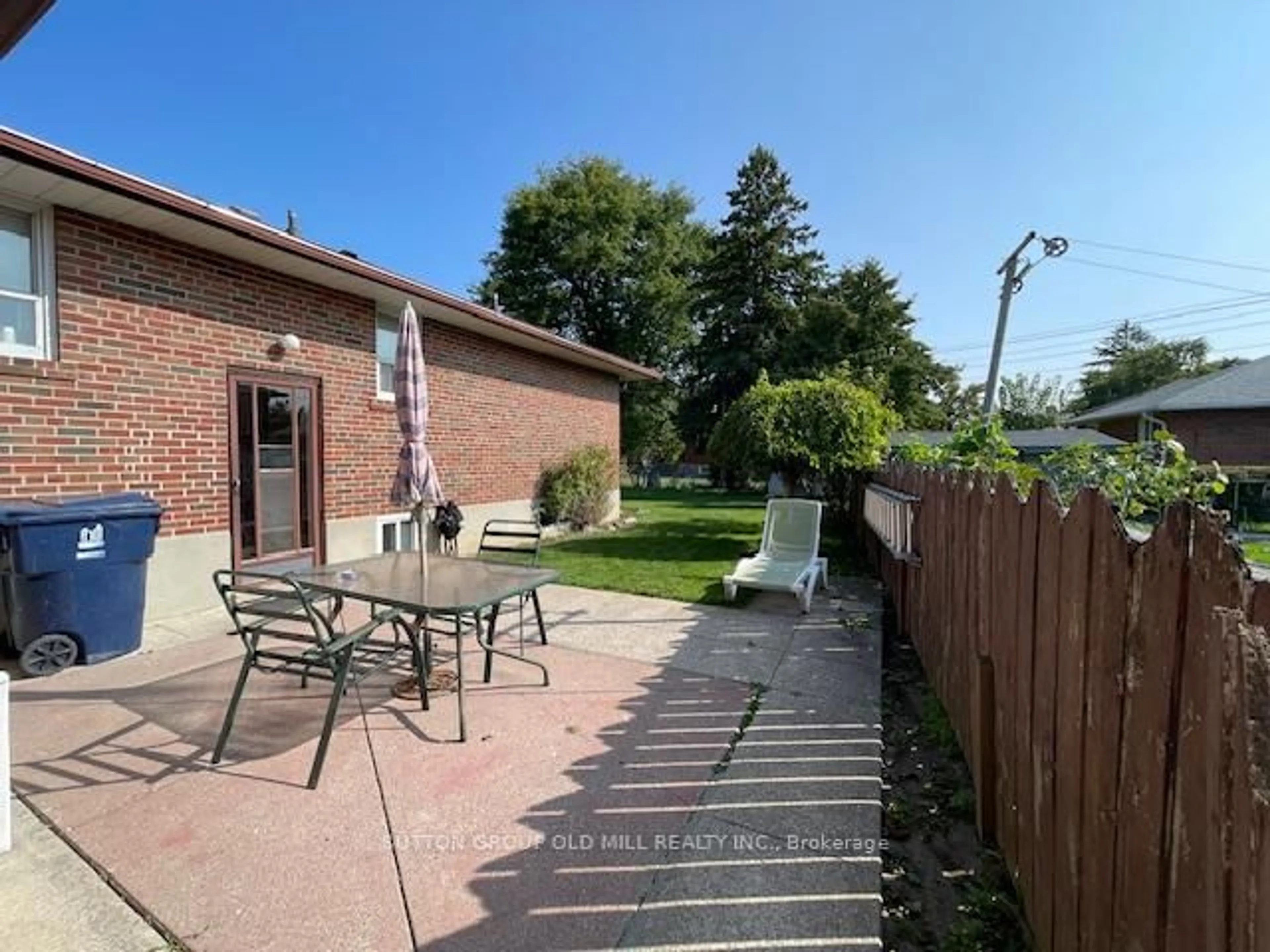 Patio, street for 55 Sun Row Dr, Toronto Ontario M9P 3H5
