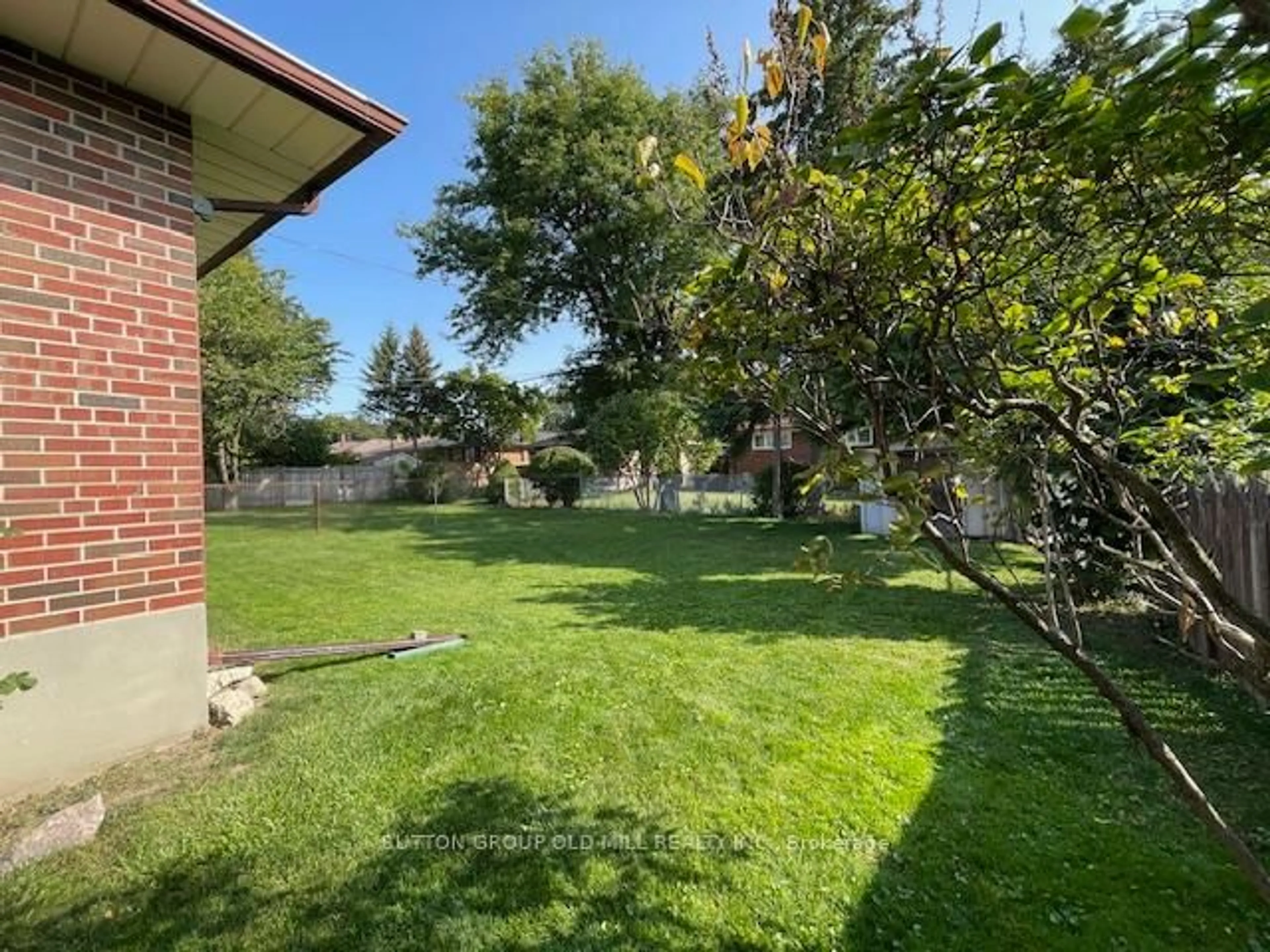 A pic from outside/outdoor area/front of a property/back of a property/a pic from drone, unknown for 55 Sun Row Dr, Toronto Ontario M9P 3H5
