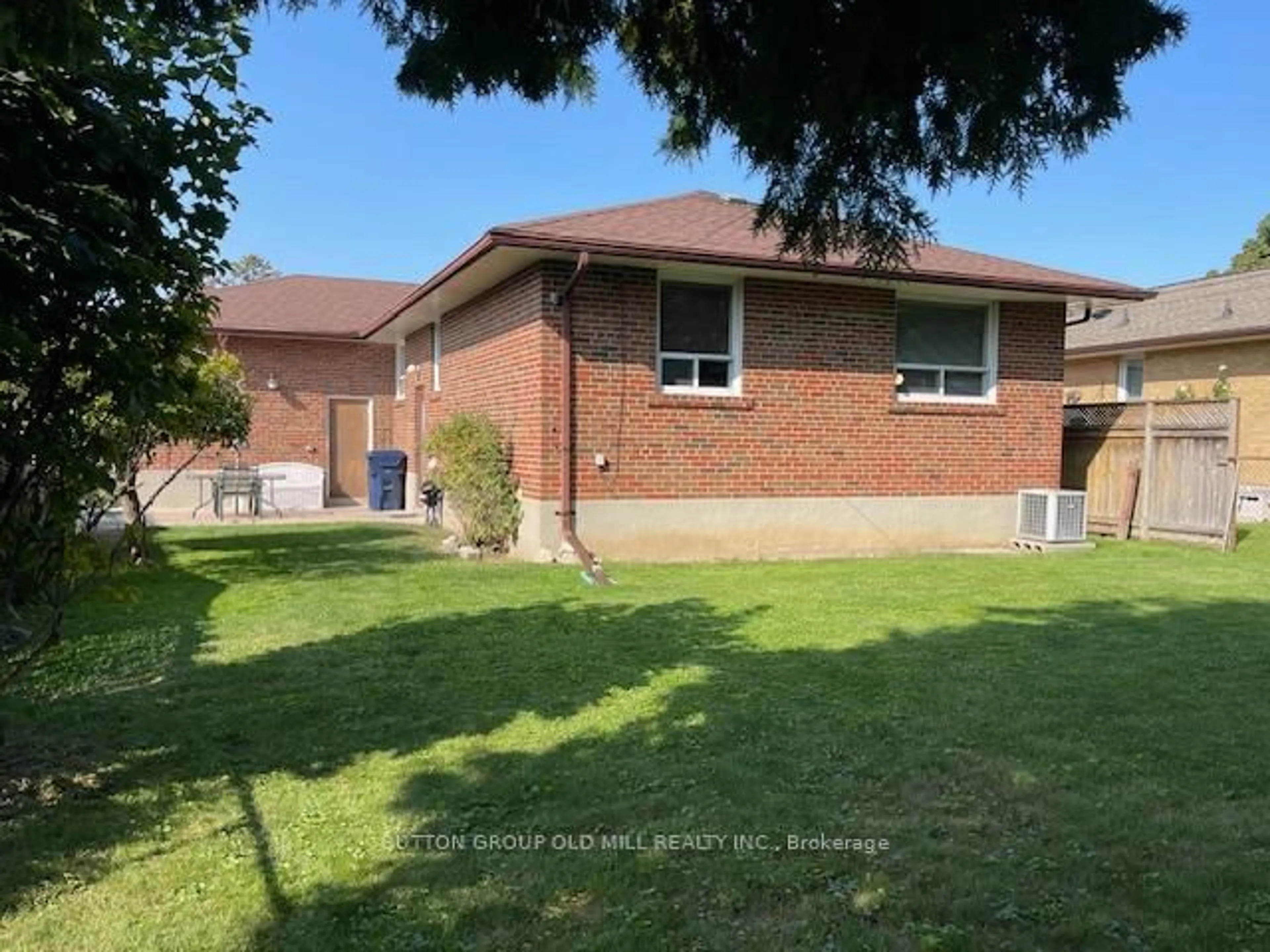 A pic from outside/outdoor area/front of a property/back of a property/a pic from drone, unknown for 55 Sun Row Dr, Toronto Ontario M9P 3H5