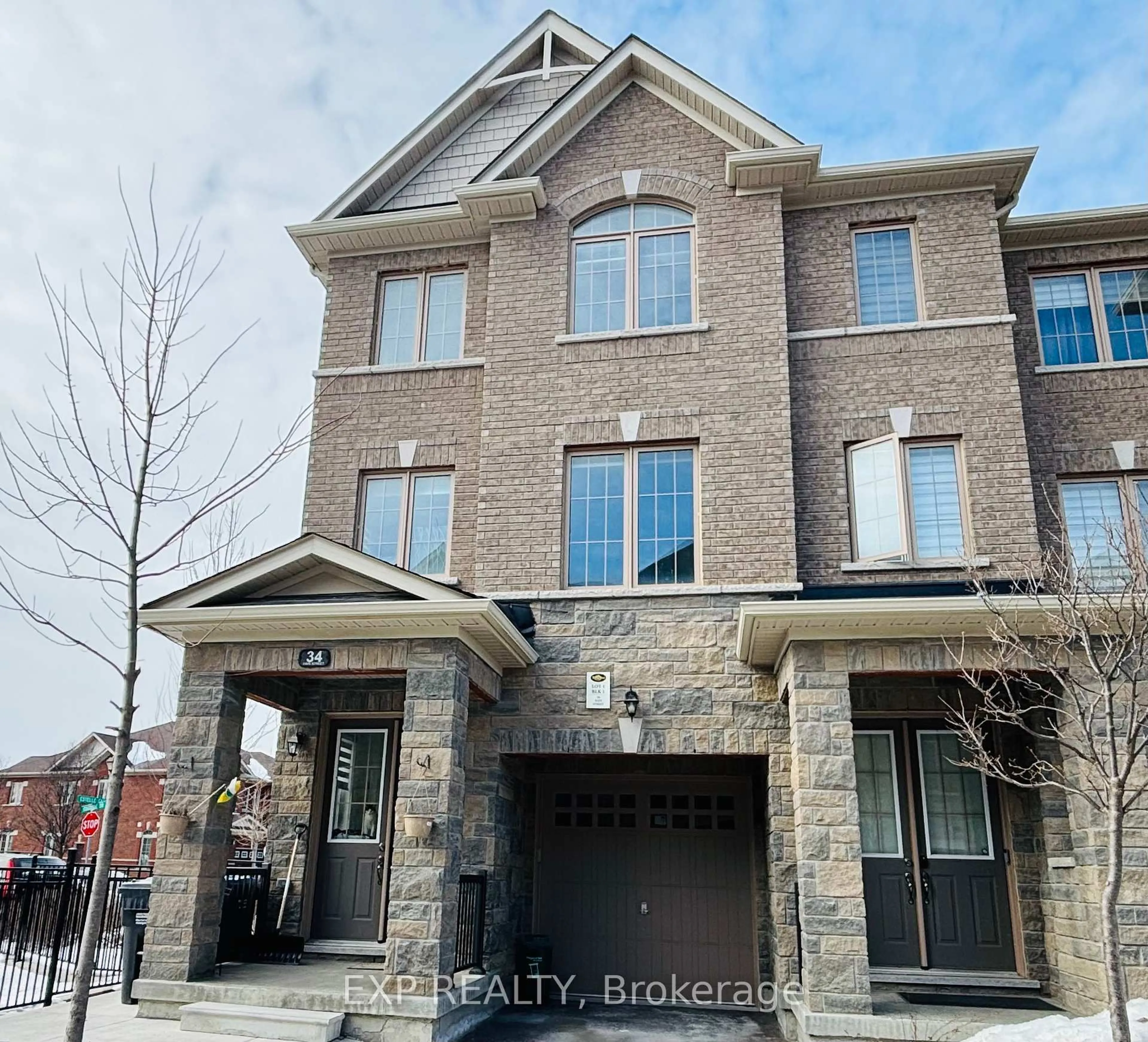 Home with brick exterior material, street for 34 Faye St, Brampton Ontario L6P 4M9