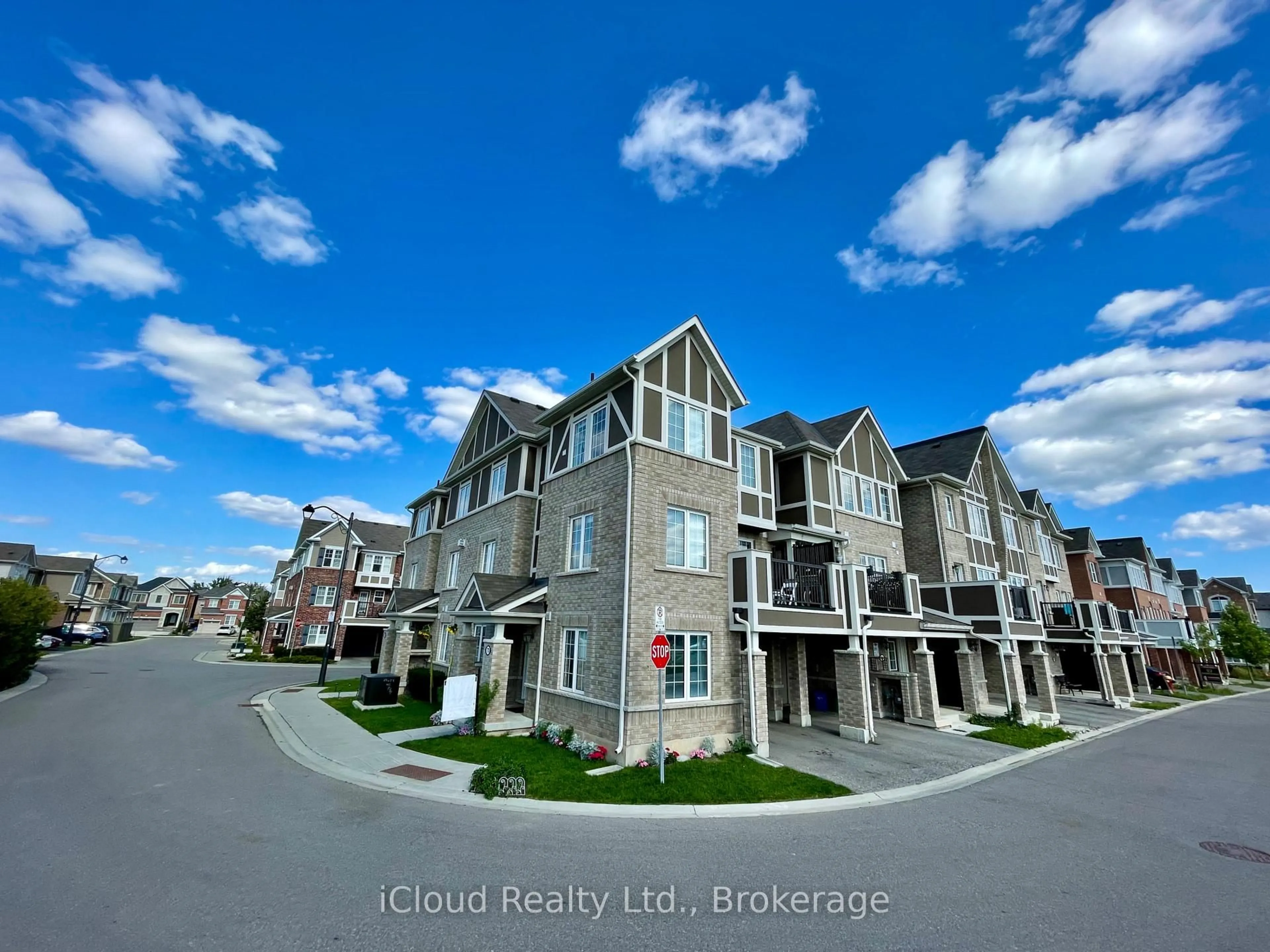 A pic from outside/outdoor area/front of a property/back of a property/a pic from drone, unknown for 1222 Rose Way #73, Milton Ontario L9E 1P1
