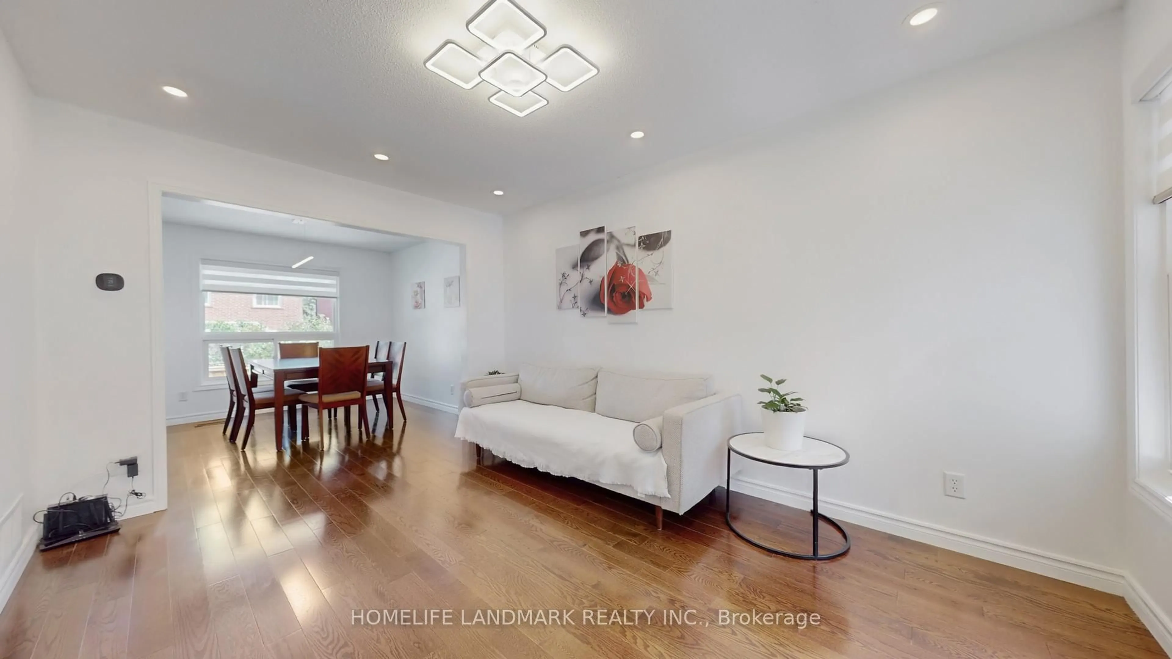 Living room with furniture, unknown for 373 Kingsbridge Garden Circ, Mississauga Ontario L5R 1K9