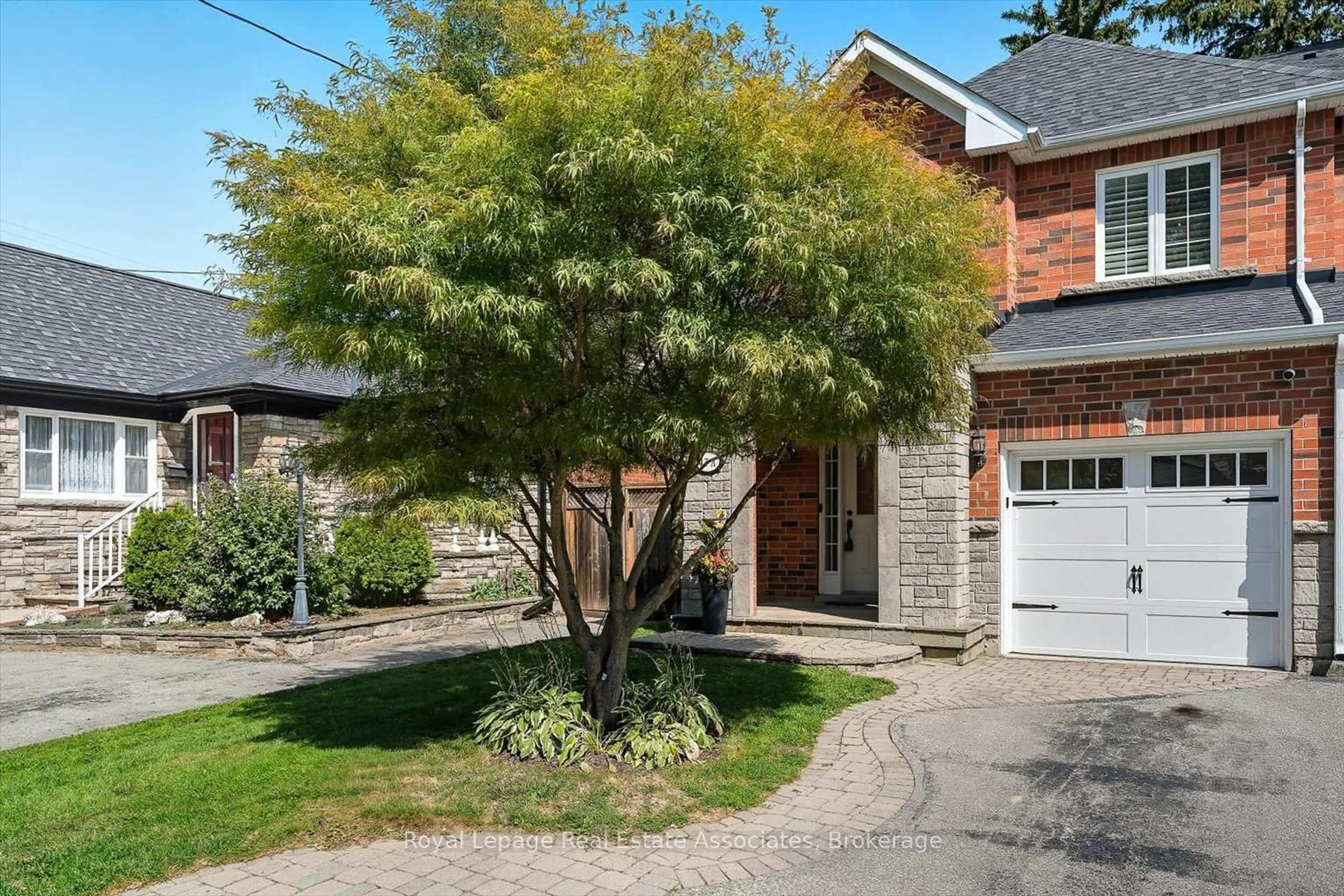 Home with brick exterior material, street for 47A Oakwood Ave, Mississauga Ontario L5G 3L9